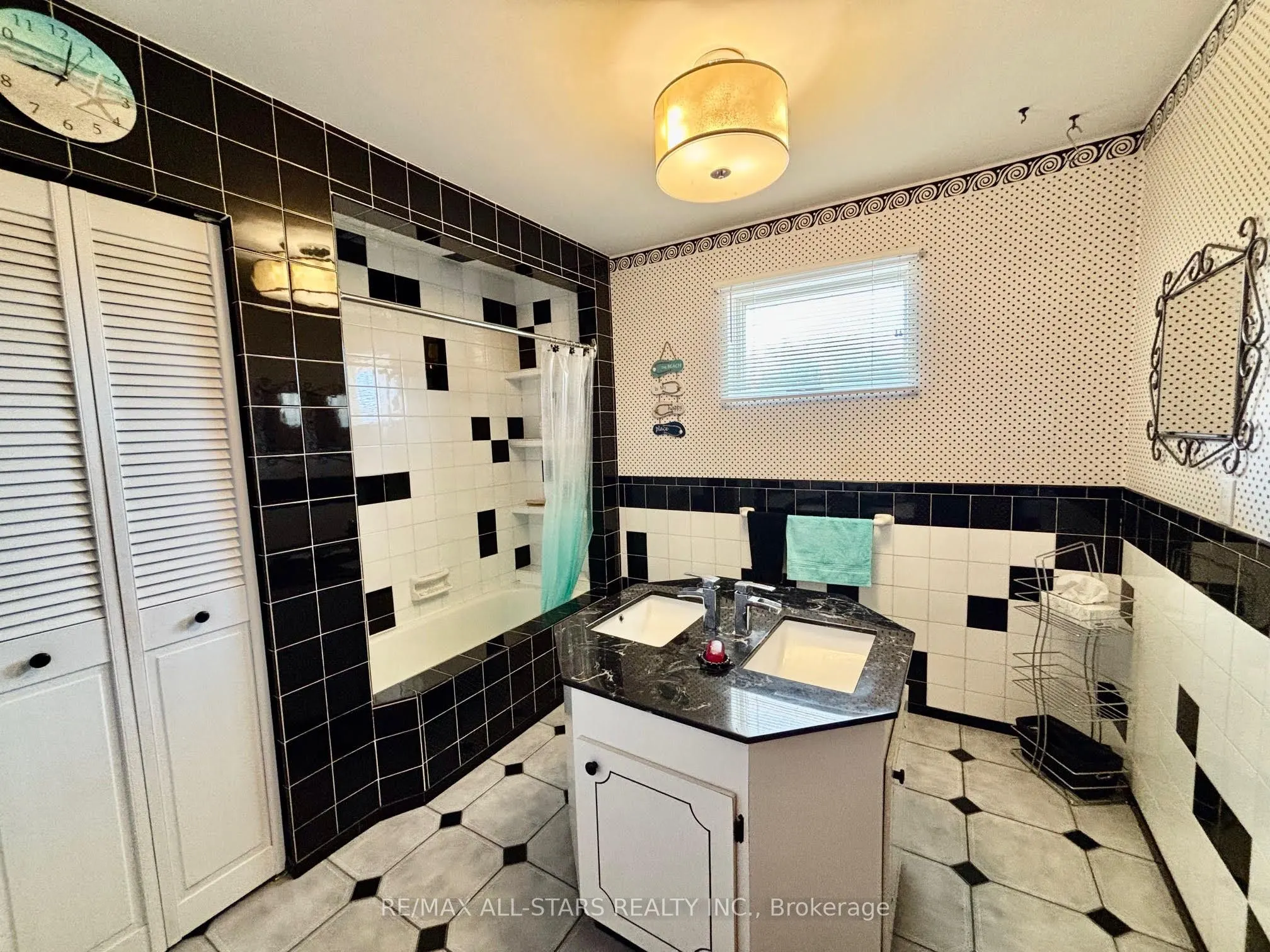 1374 Regional Road 12 Road W
