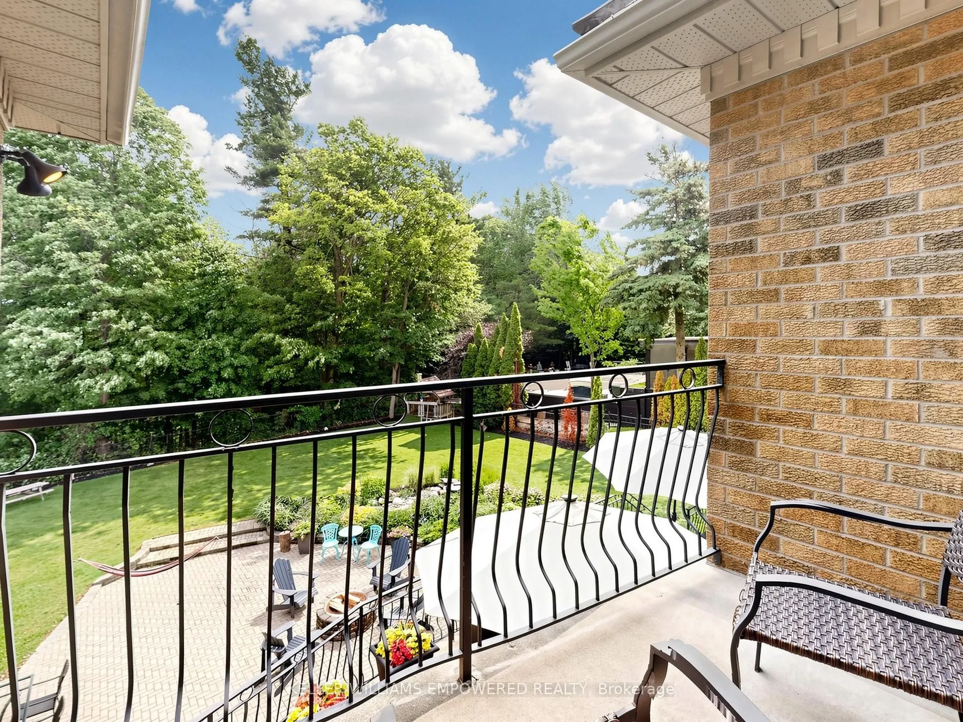 93 Longview Crescent