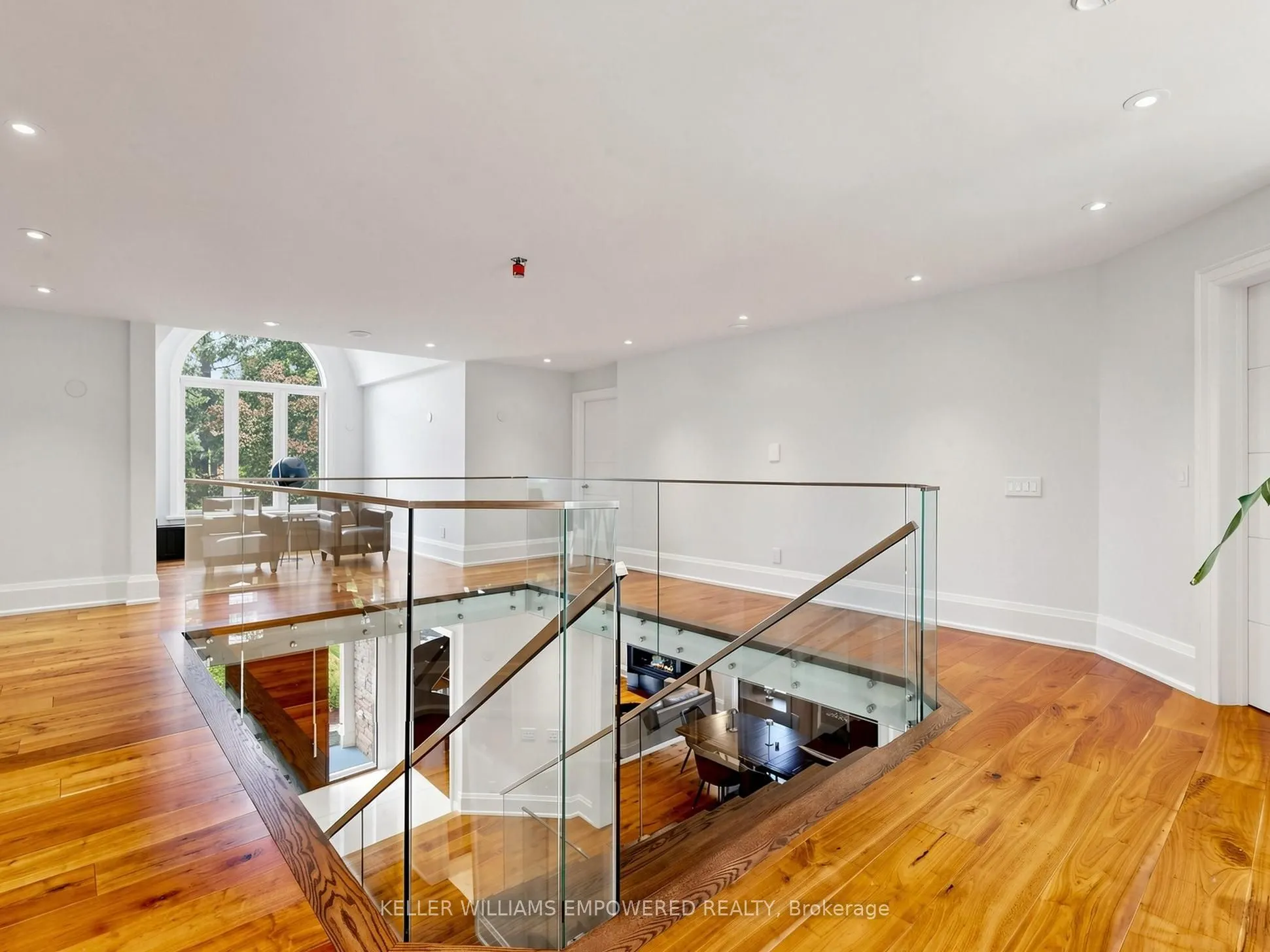 93 Longview Crescent