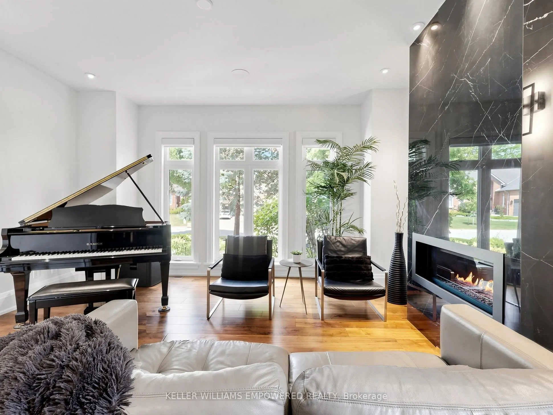 93 Longview Crescent