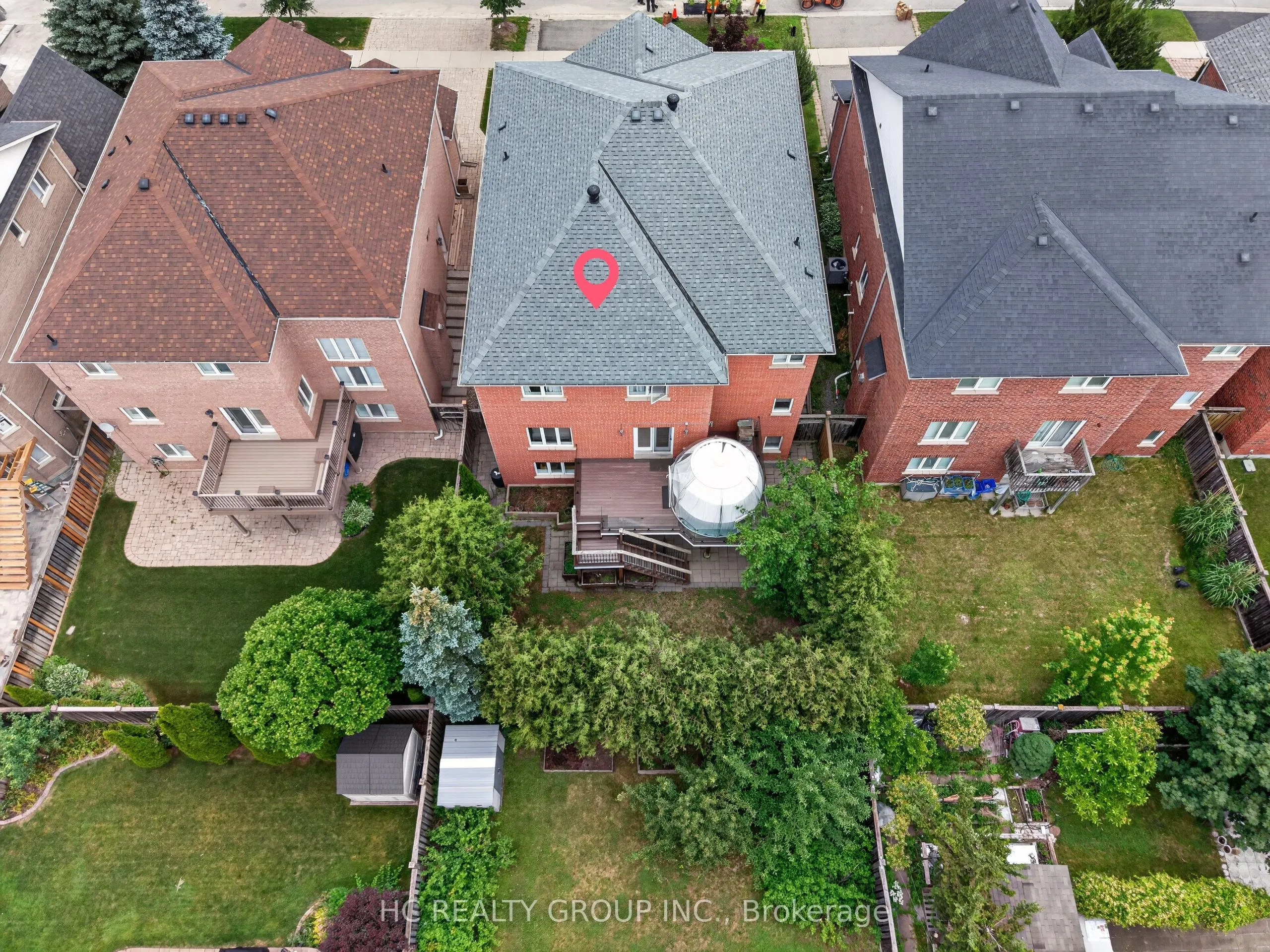 21 Wolf Trail Crescent