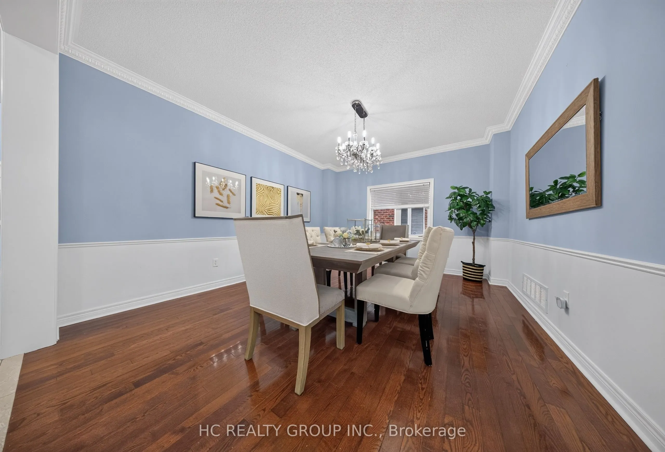 21 Wolf Trail Crescent