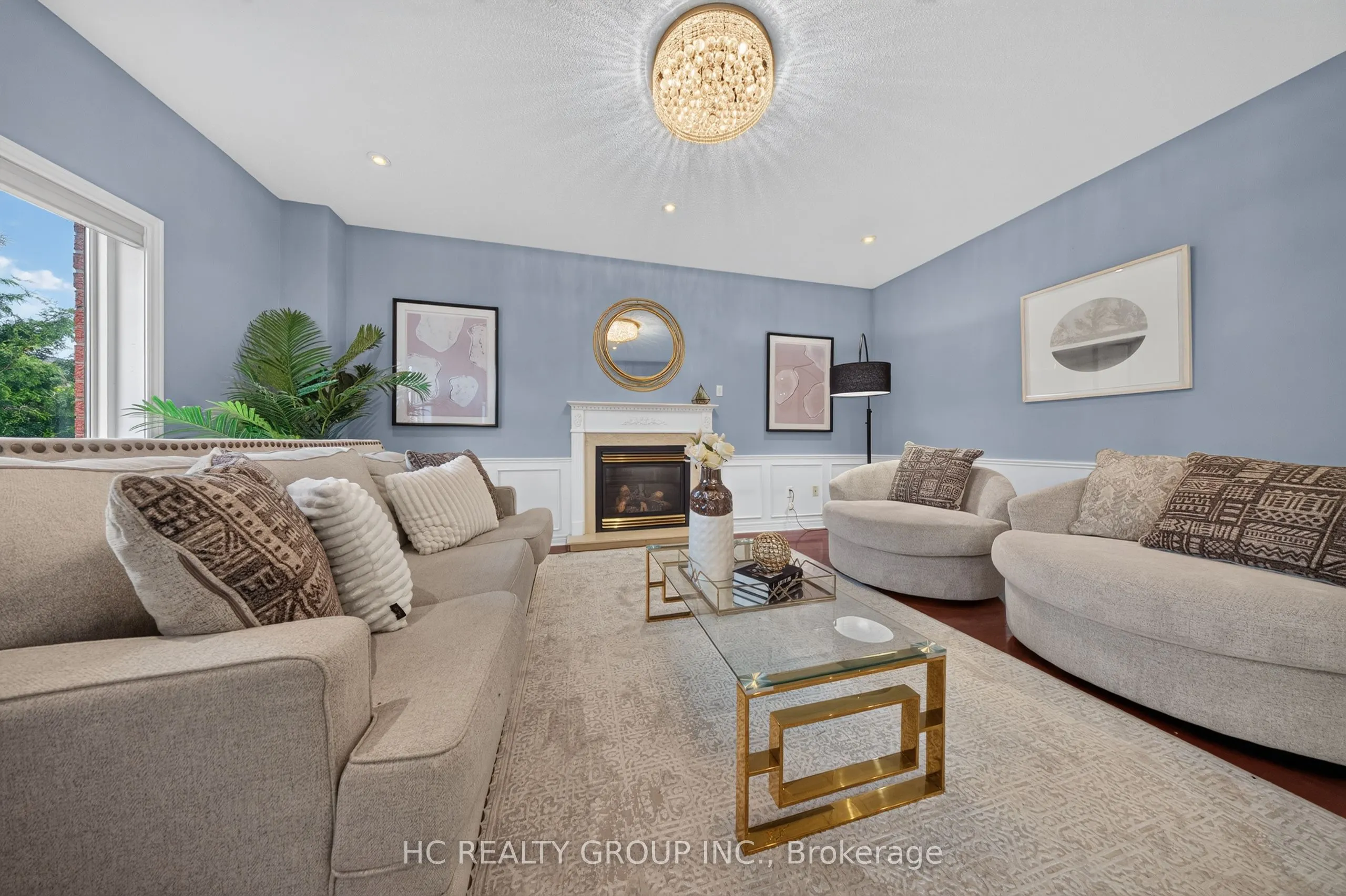 21 Wolf Trail Crescent
