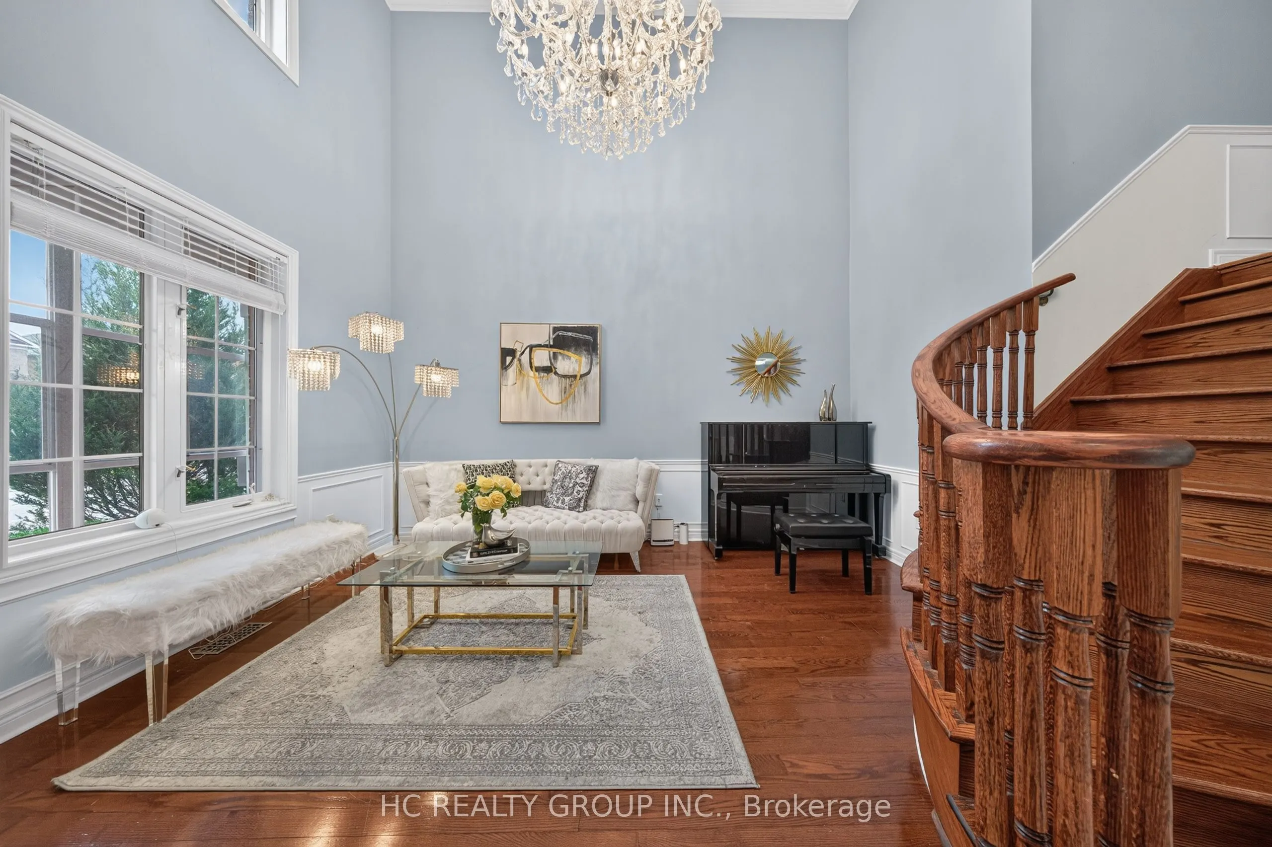21 Wolf Trail Crescent
