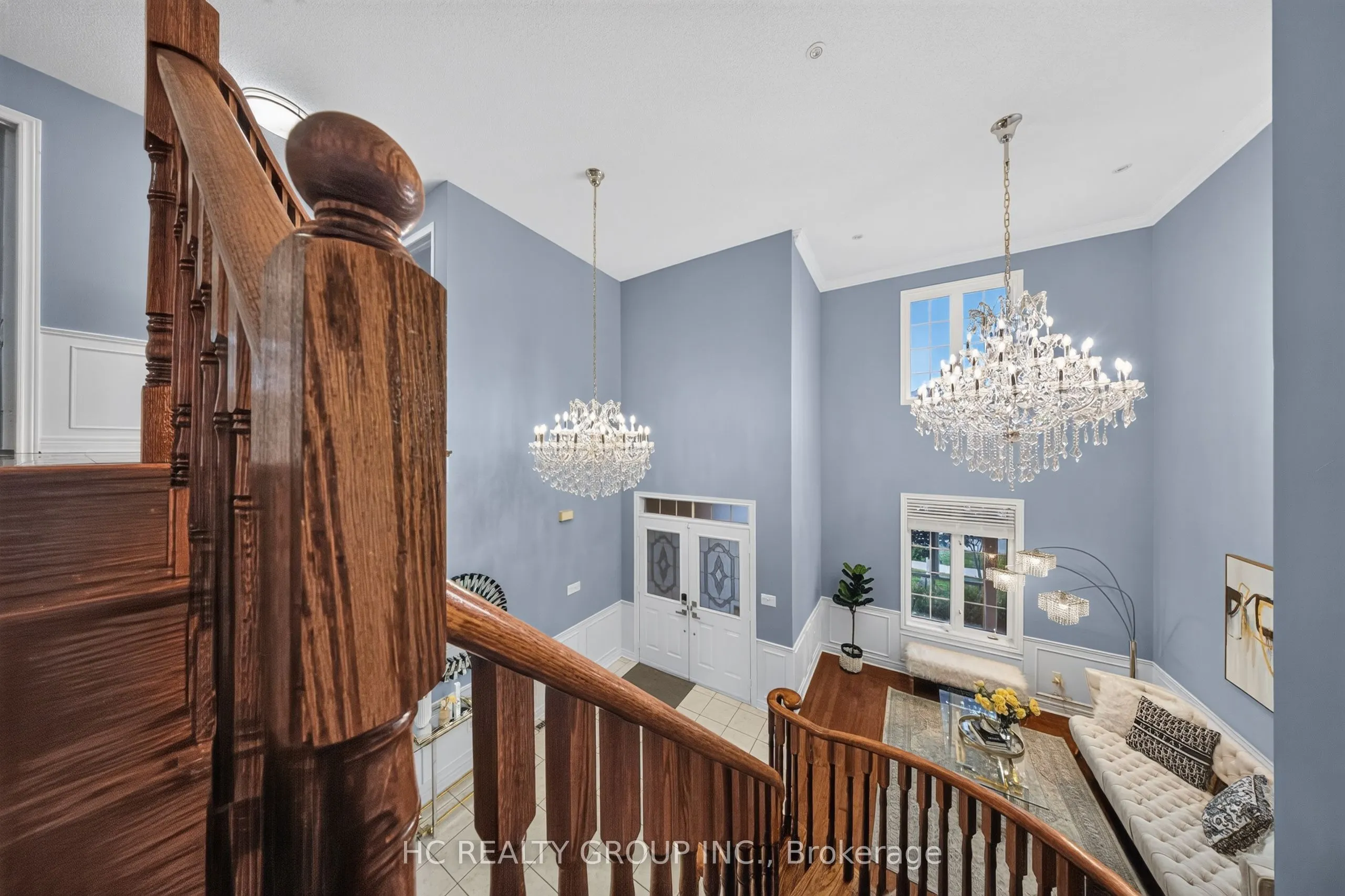 21 Wolf Trail Crescent