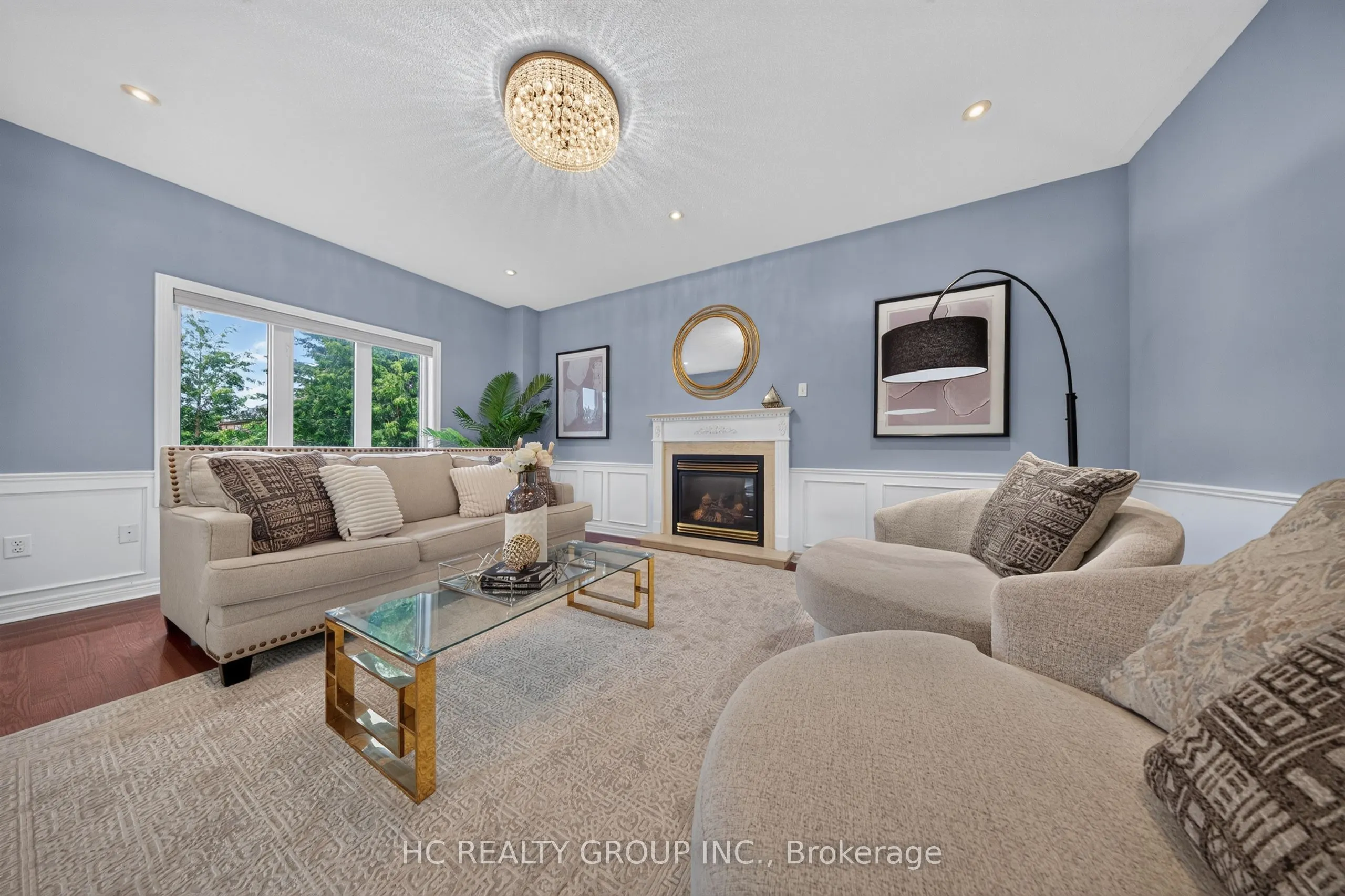 21 Wolf Trail Crescent