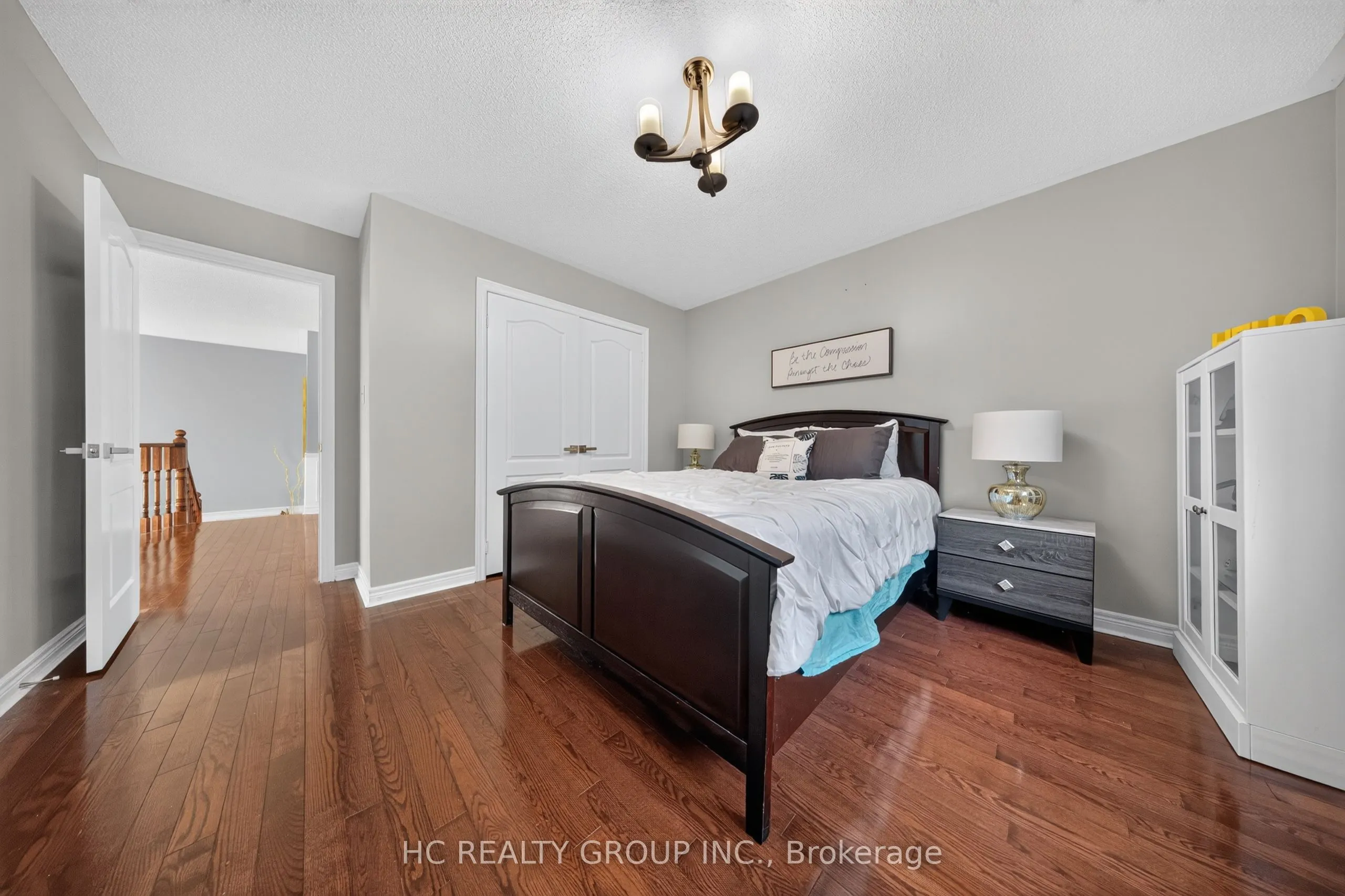 21 Wolf Trail Crescent