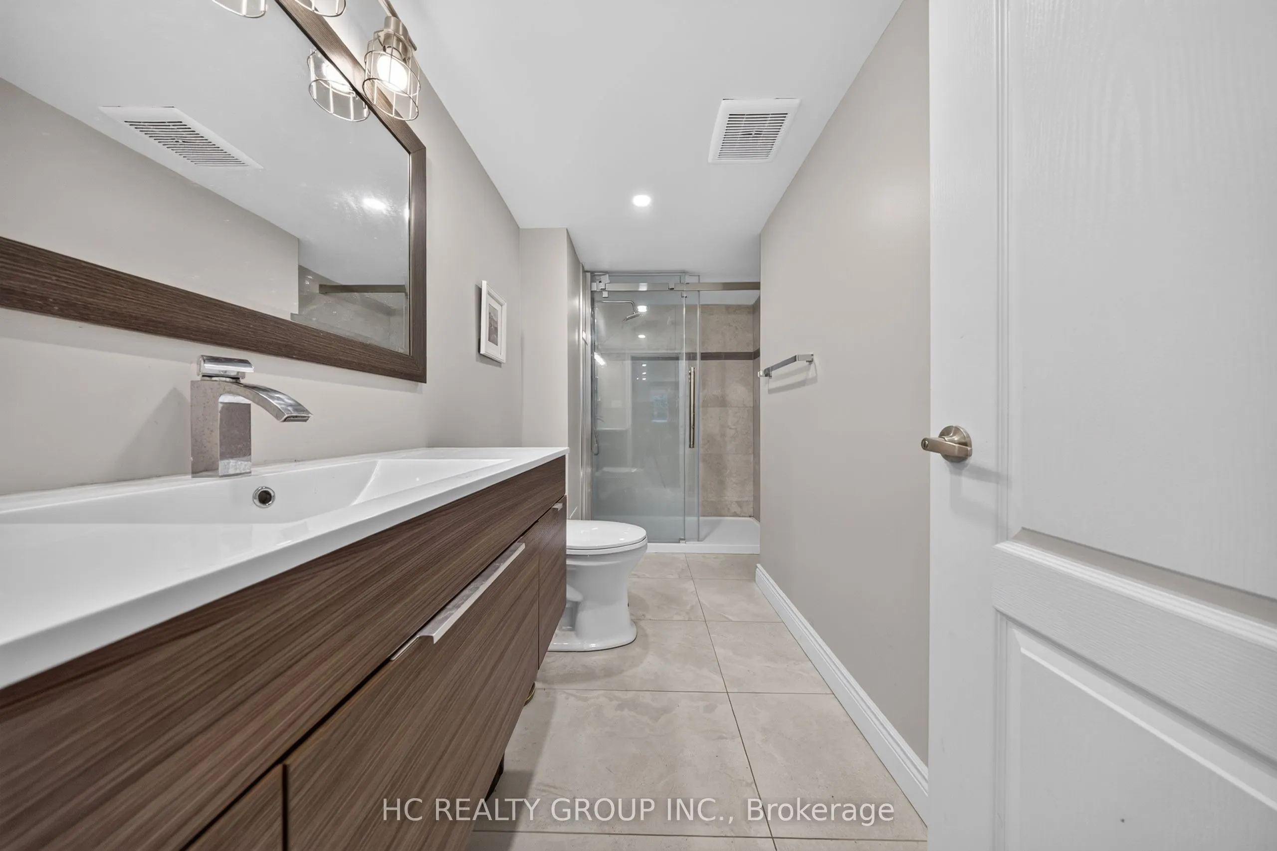 21 Wolf Trail Crescent