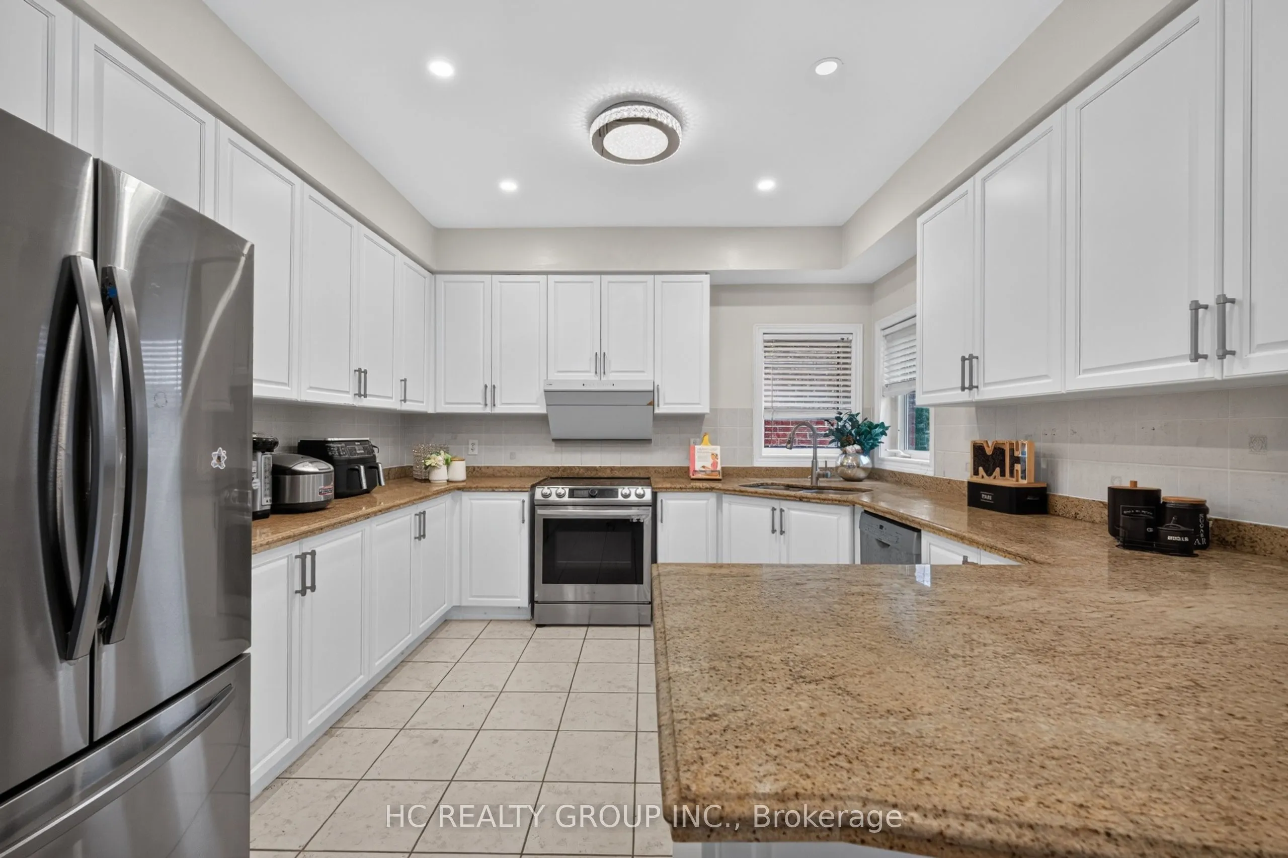 21 Wolf Trail Crescent