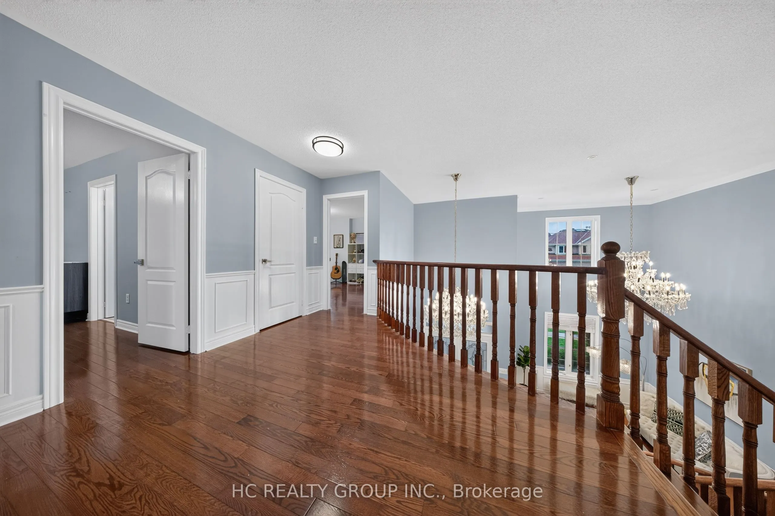 21 Wolf Trail Crescent