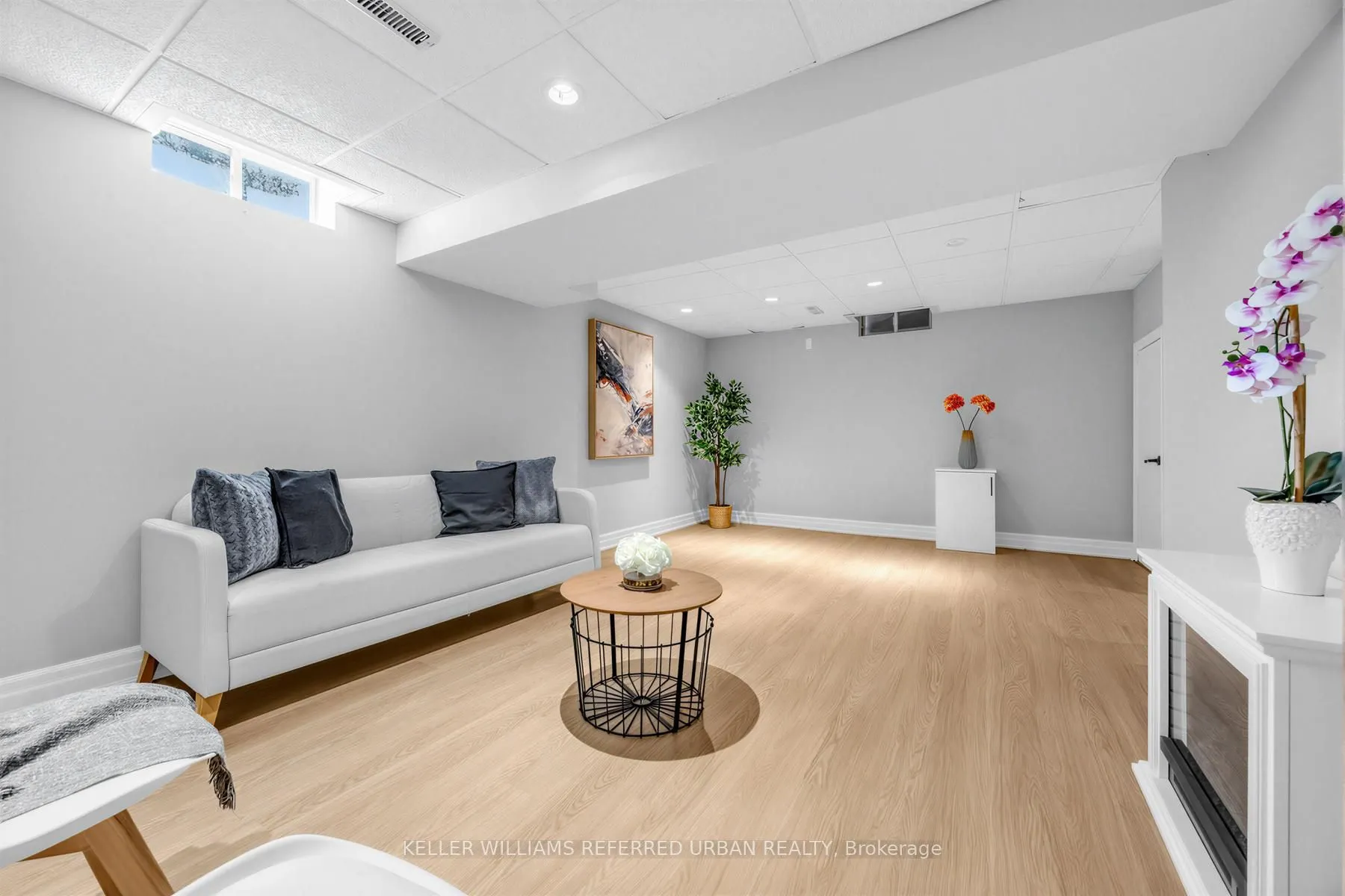 350 Pickering Crescent
