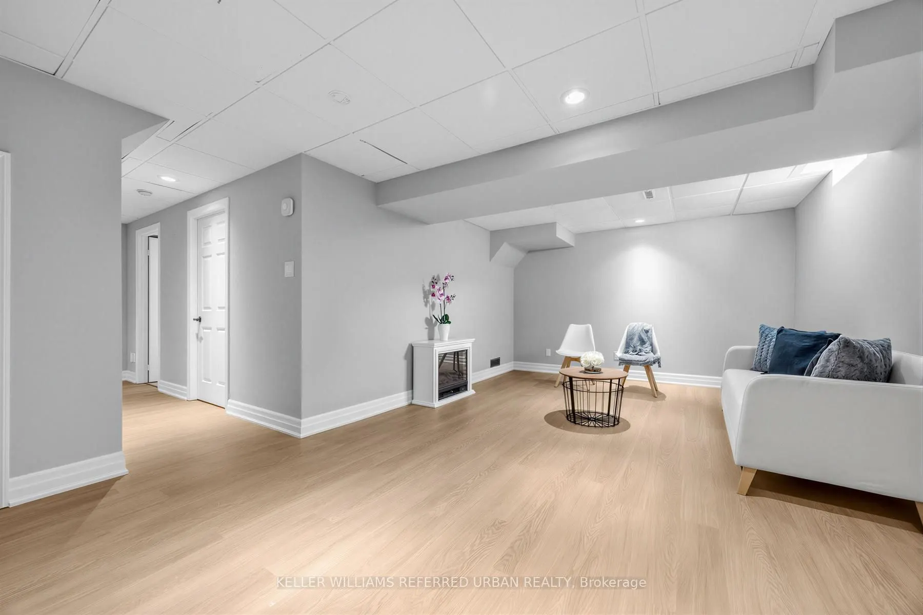 350 Pickering Crescent