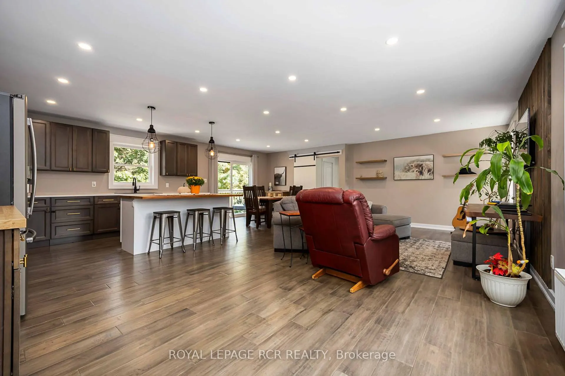 4143 Vivian Road