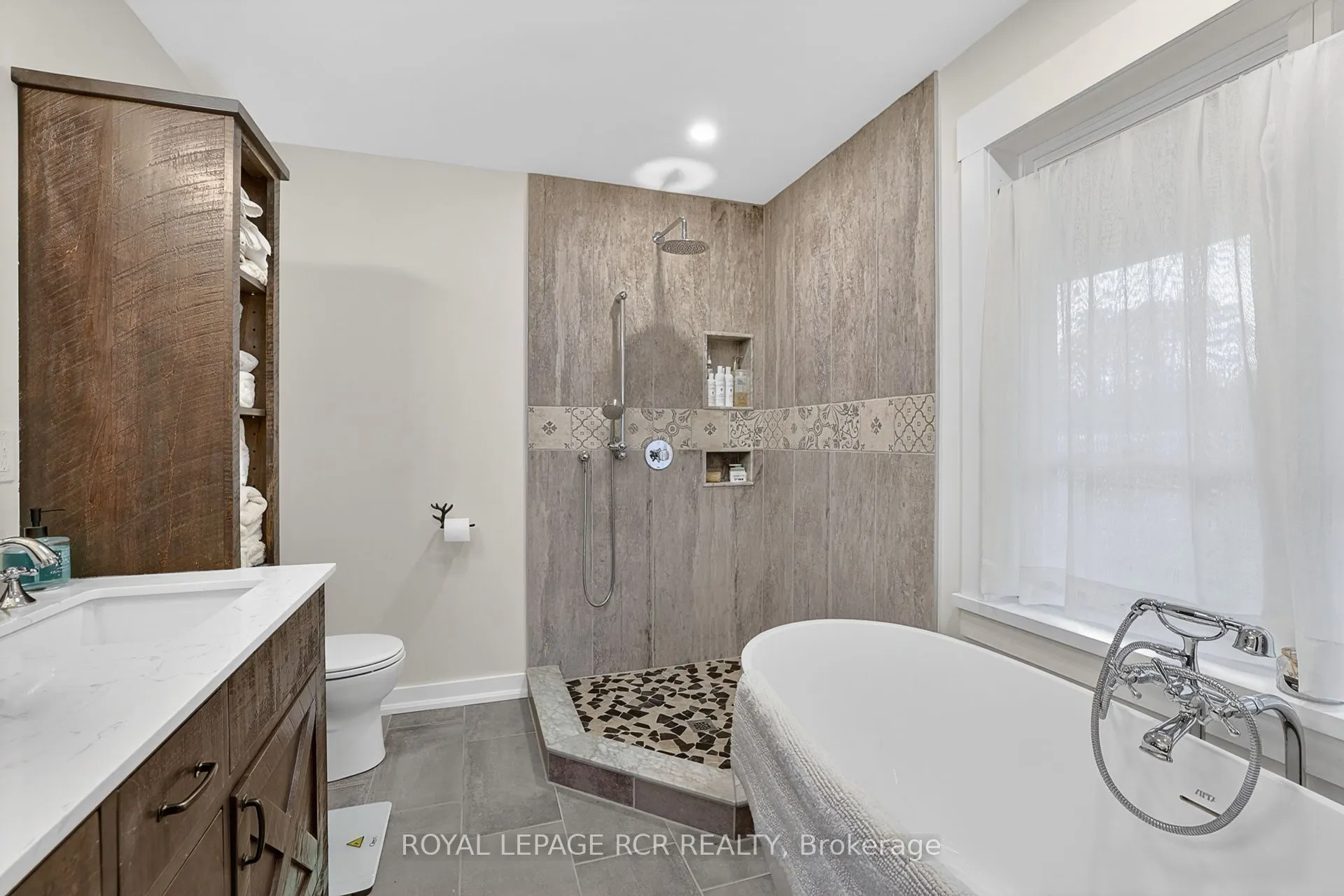 4143 Vivian Road
