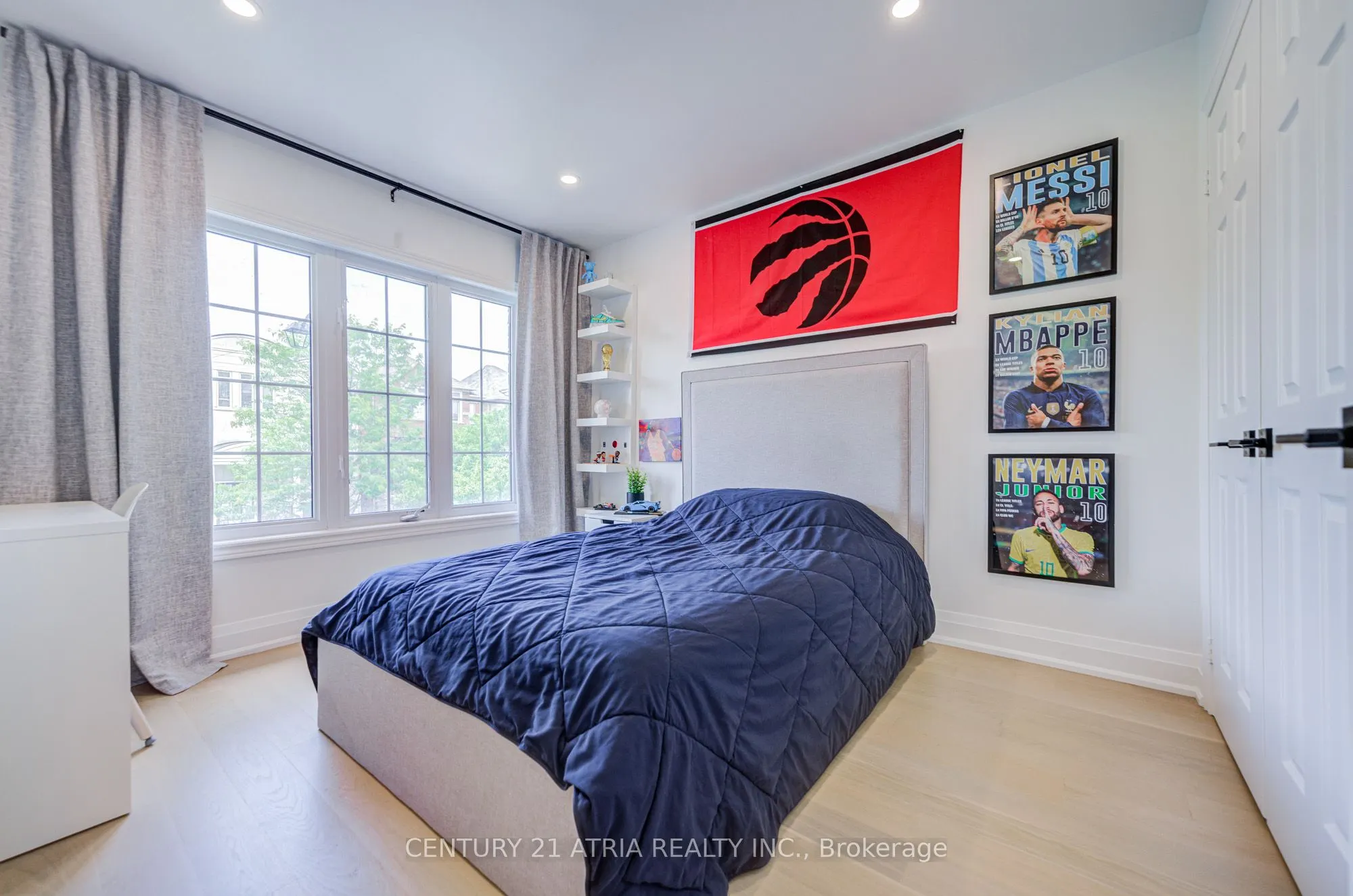 15 Asner Avenue