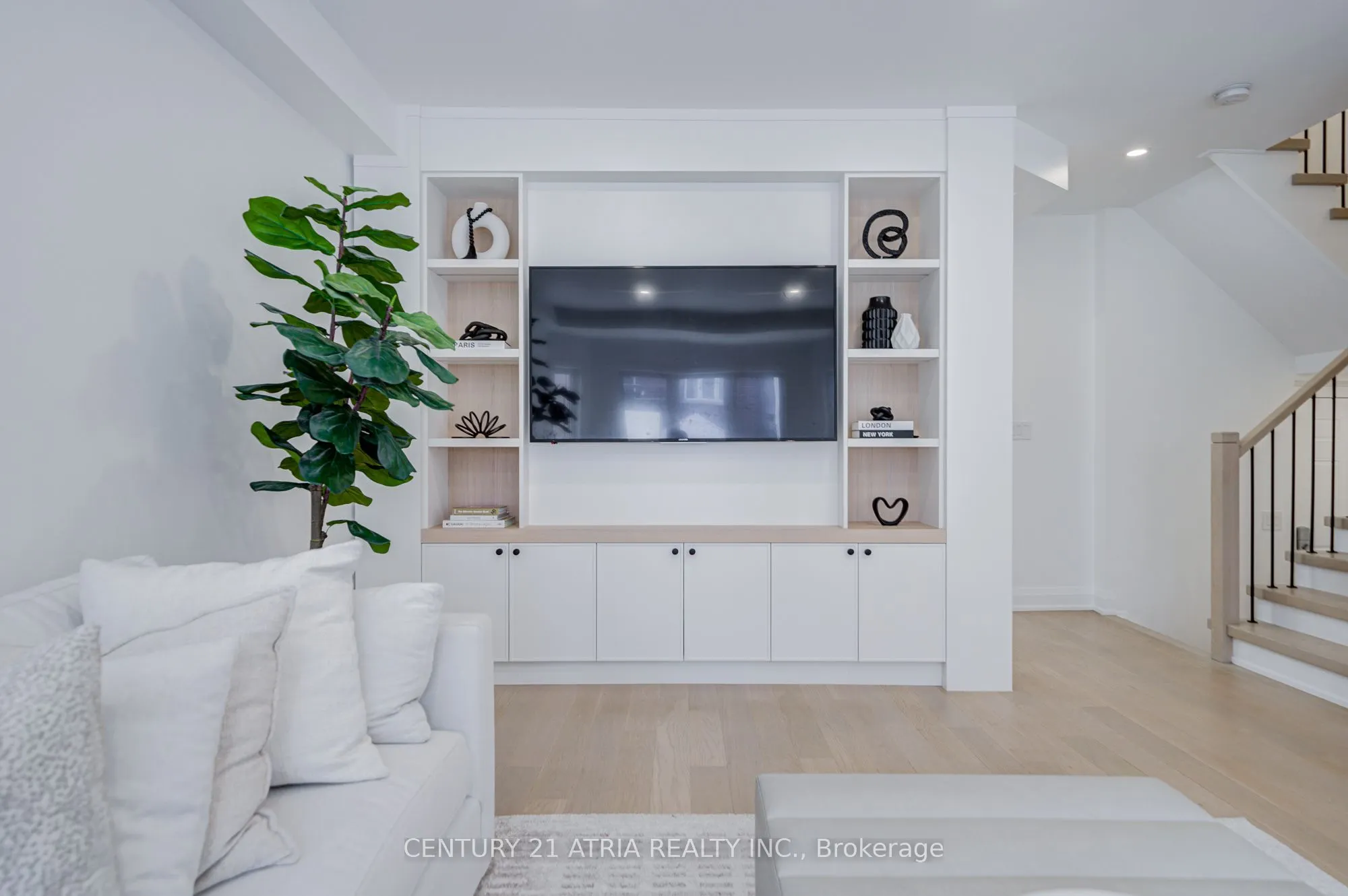 15 Asner Avenue