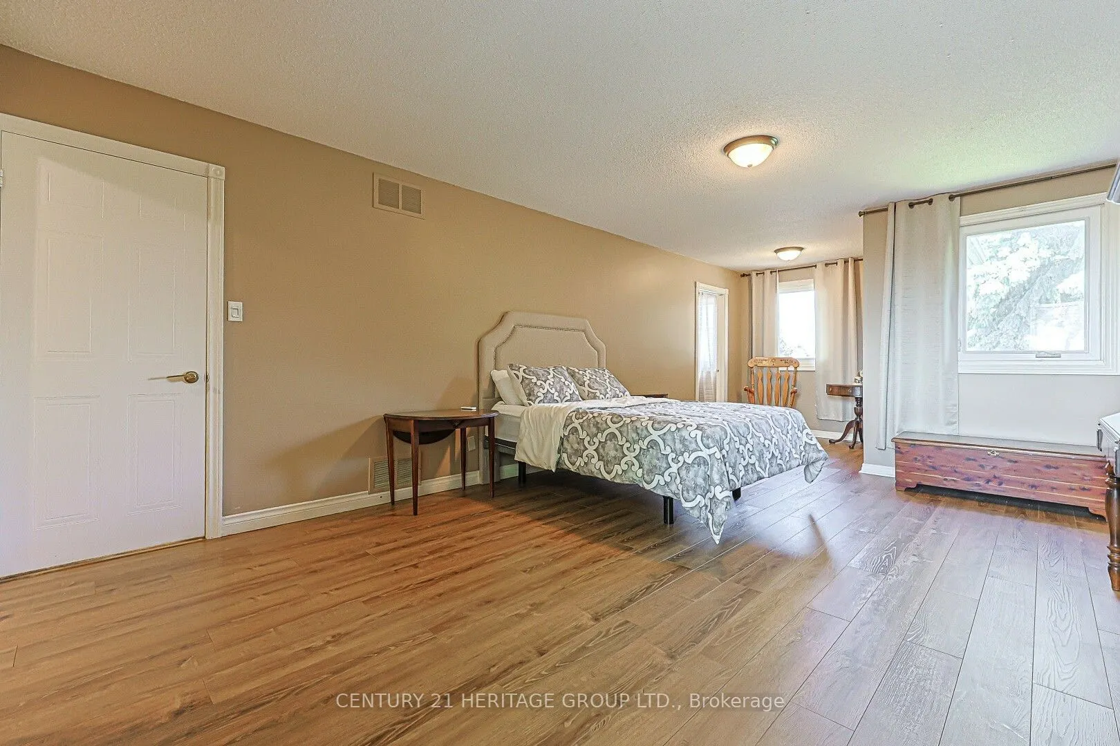 12 Gres Court