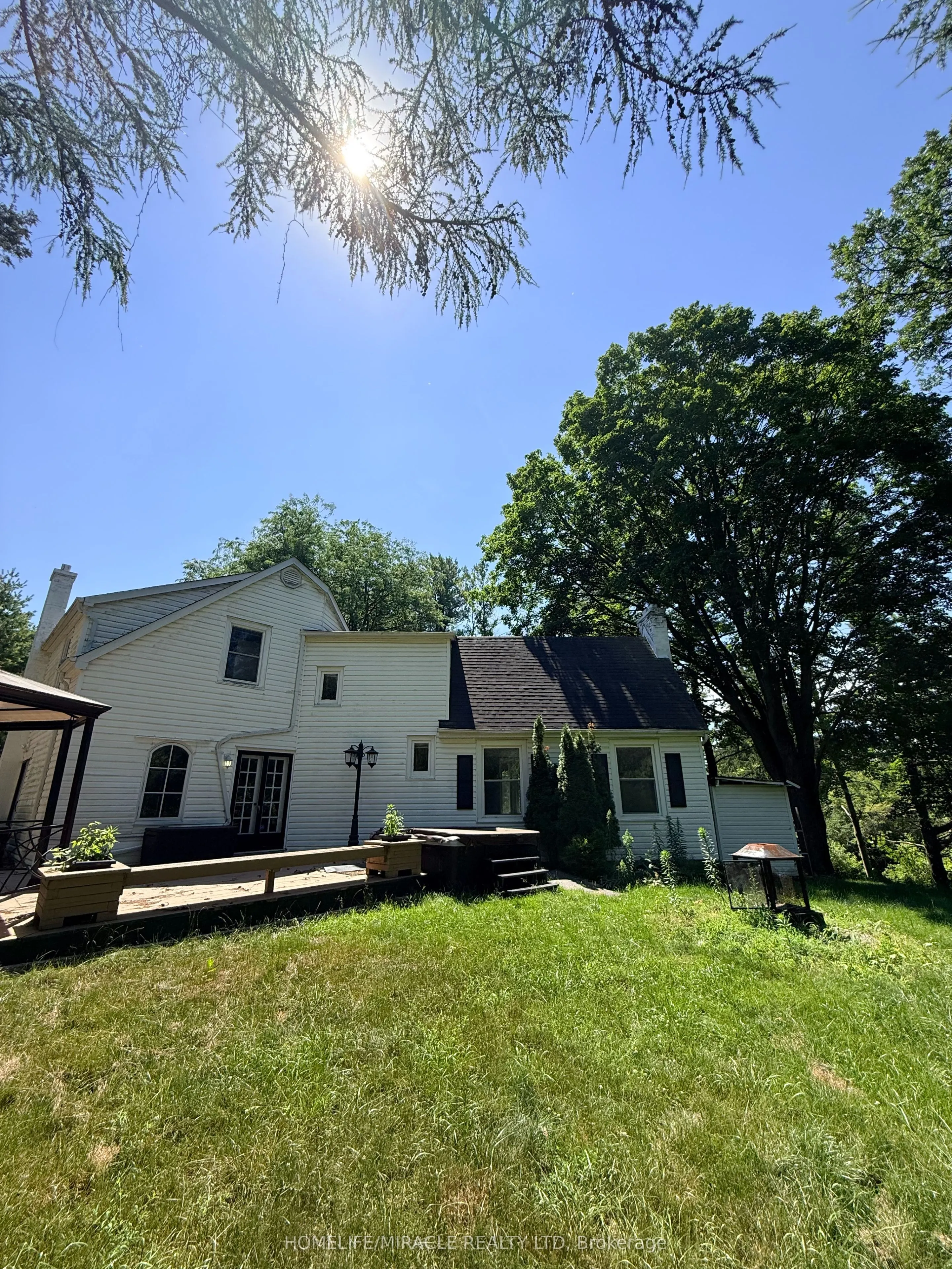 10 Yorkton Boulevard