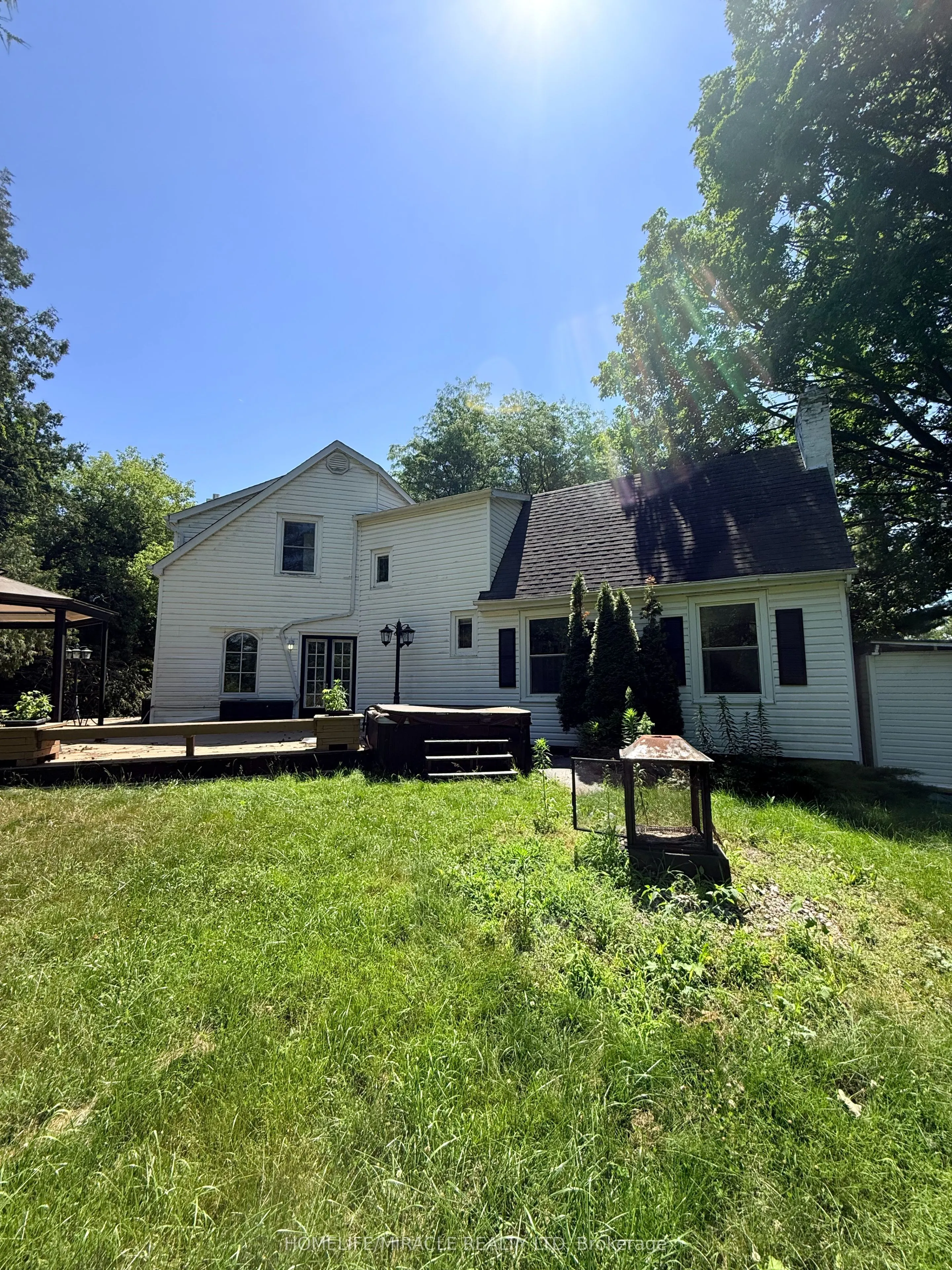 10 Yorkton Boulevard