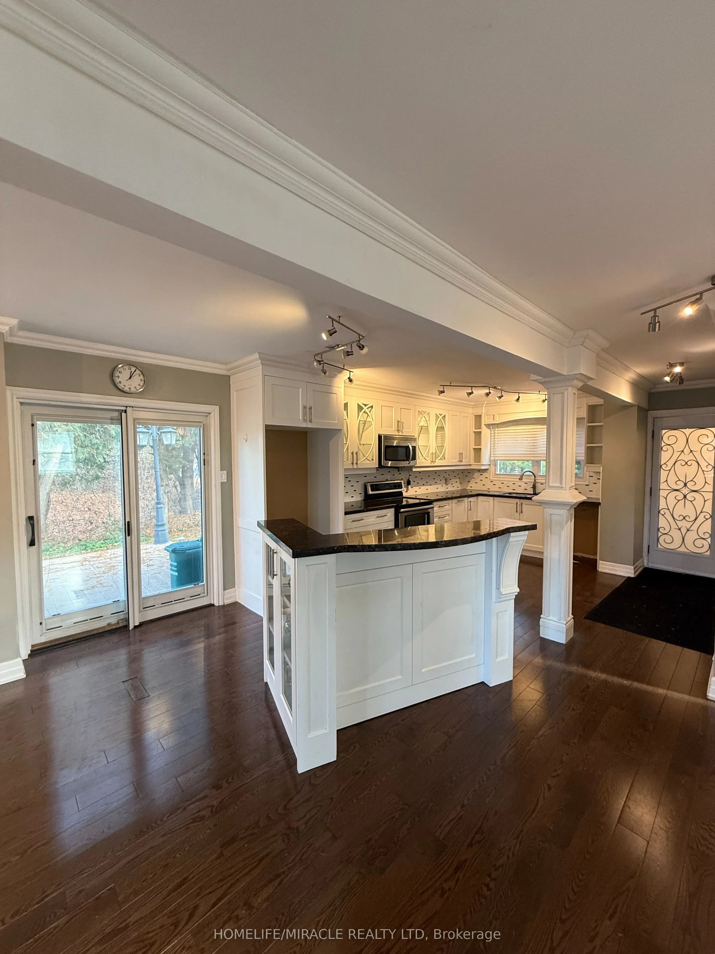 10 Yorkton Boulevard