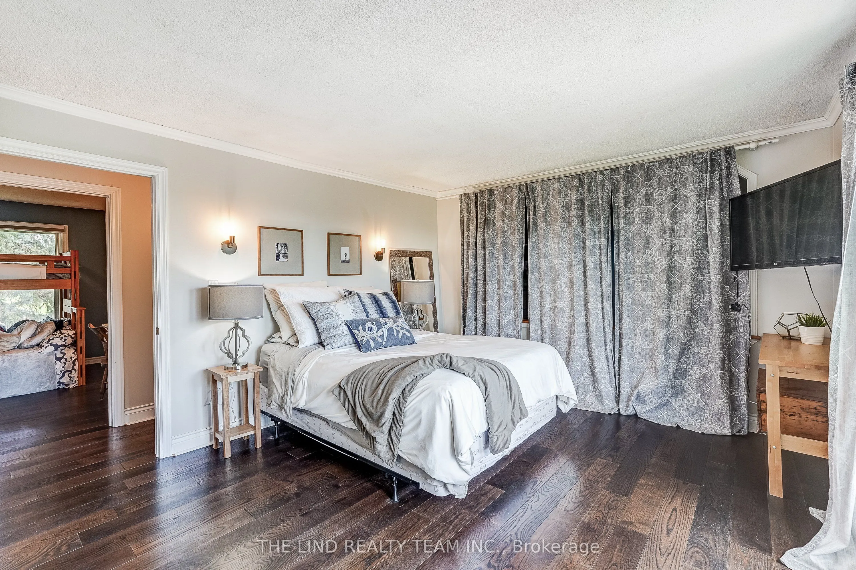 19505 Bathurst Street