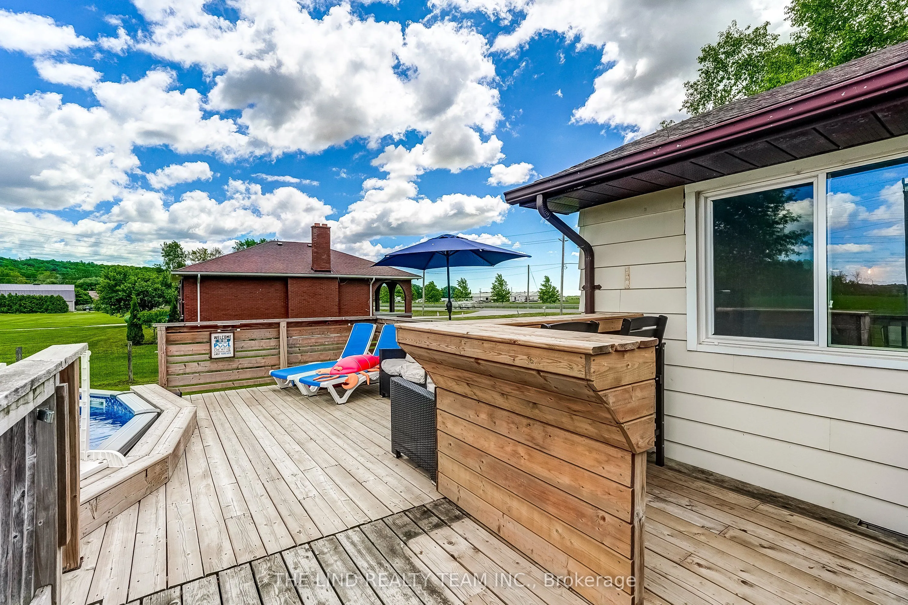 19505 Bathurst Street