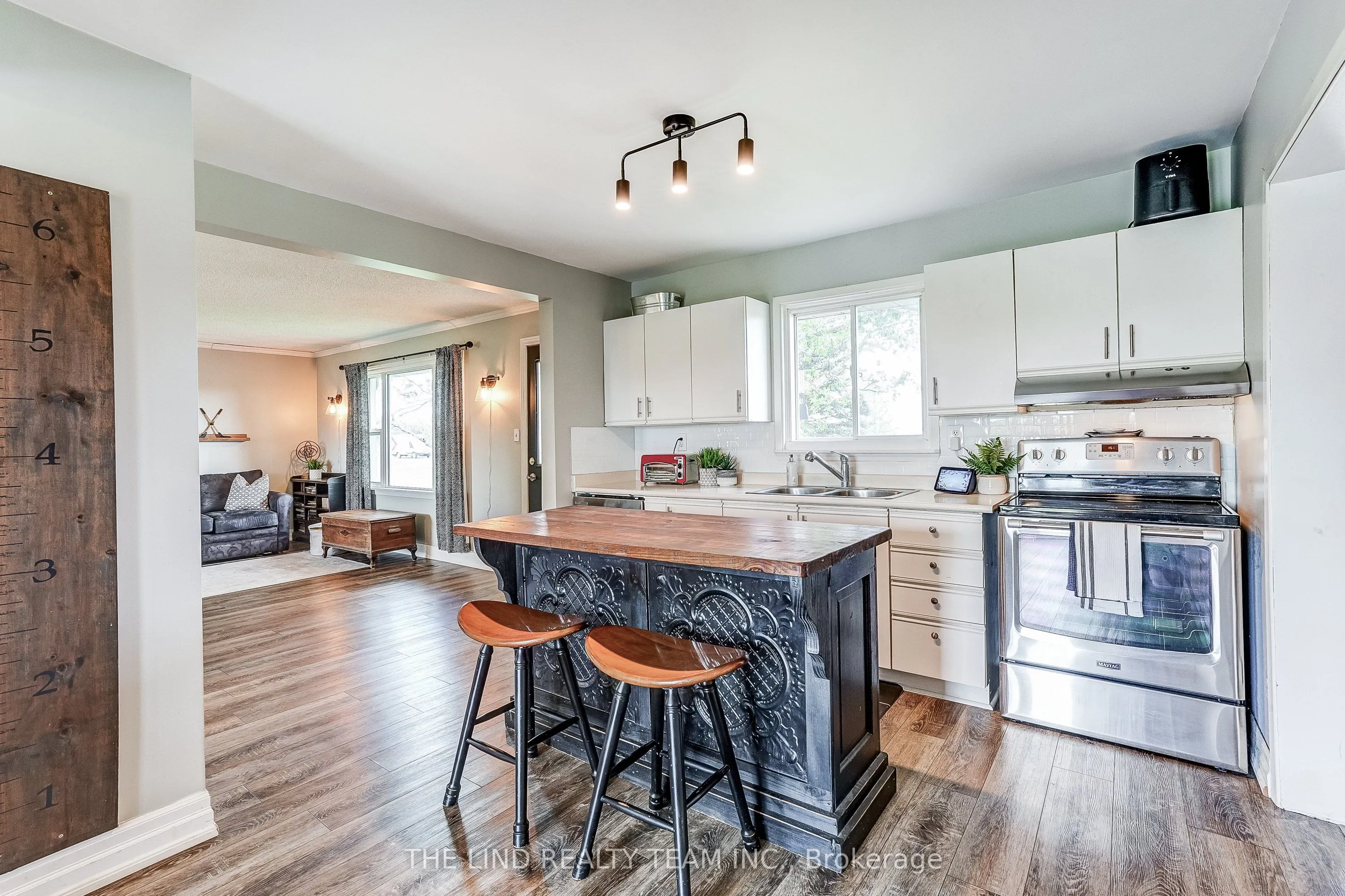 19505 Bathurst Street