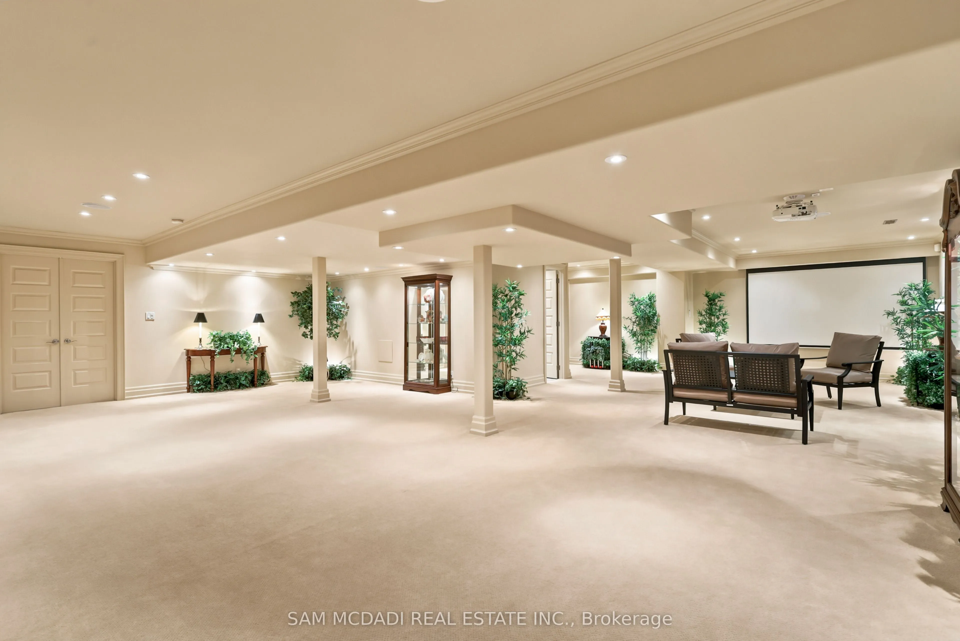 65 Kingswood Drive