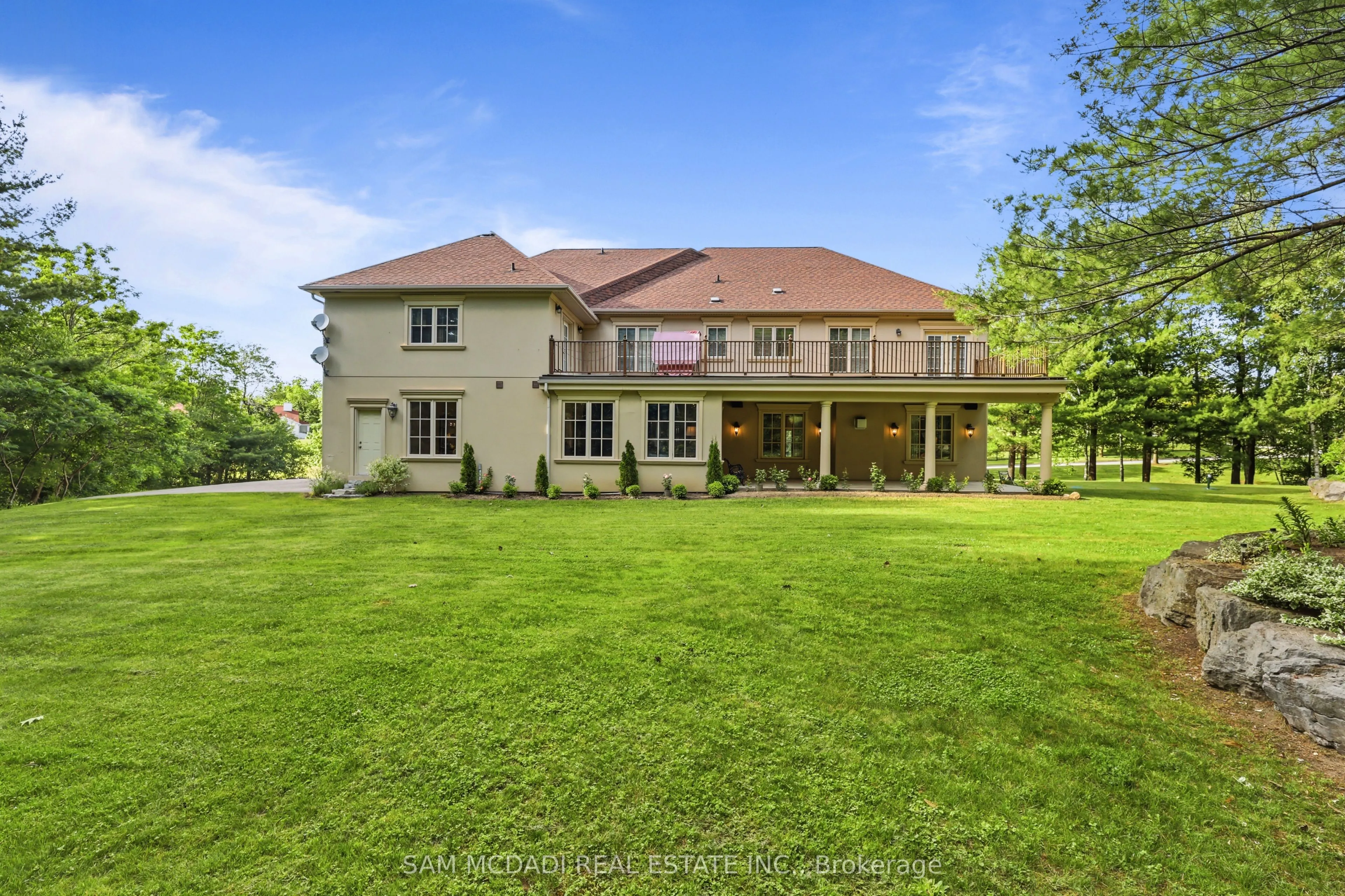 65 Kingswood Drive