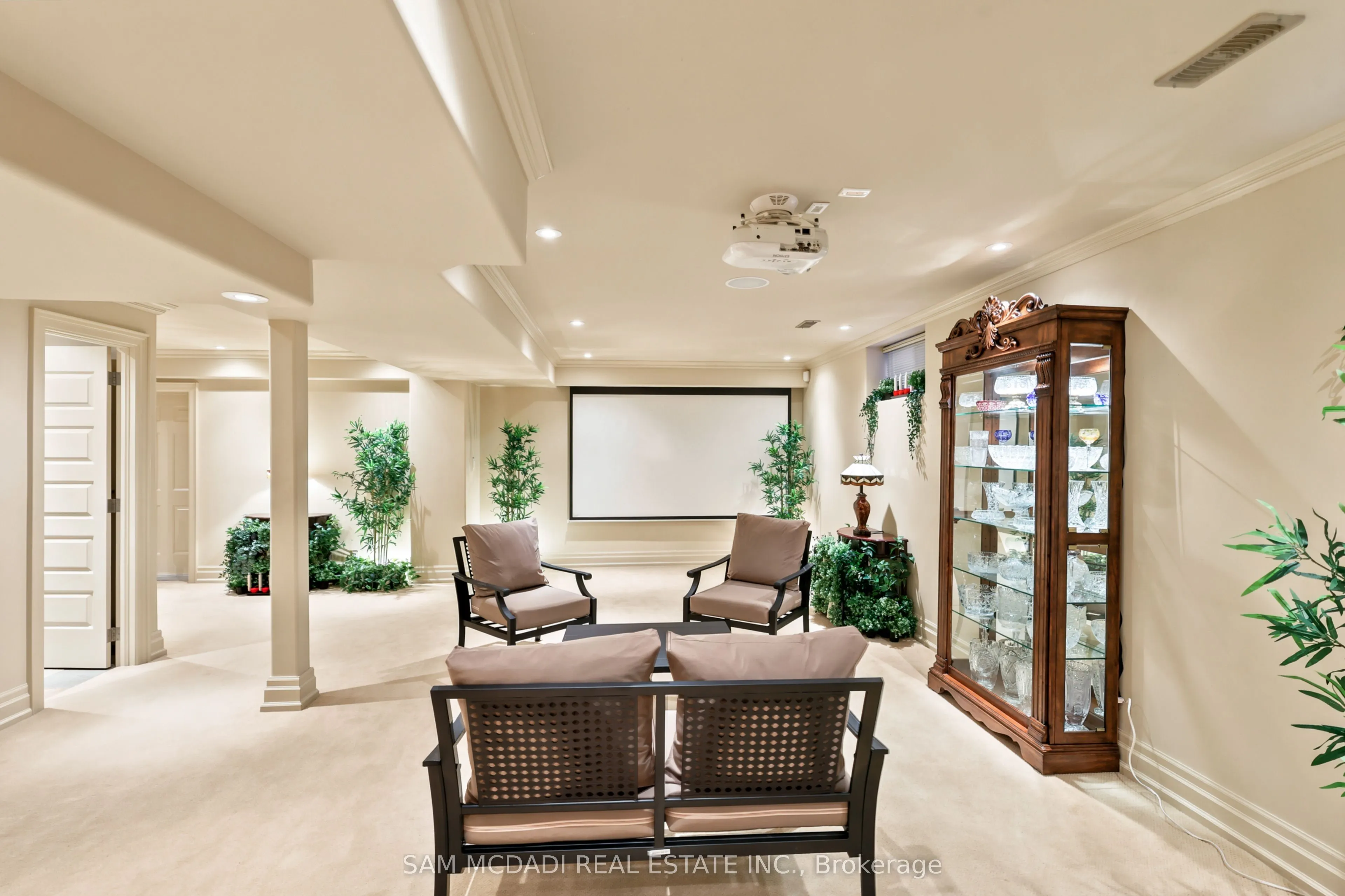65 Kingswood Drive