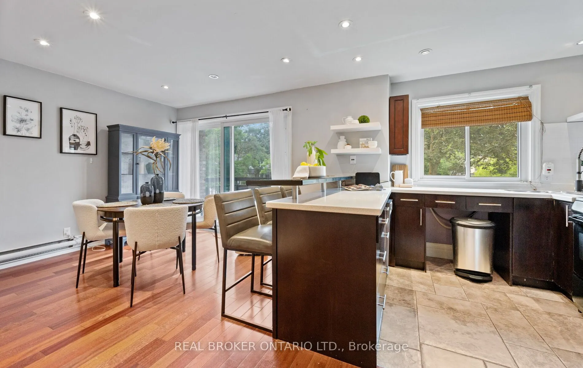 21 Elizabeth Street S #202