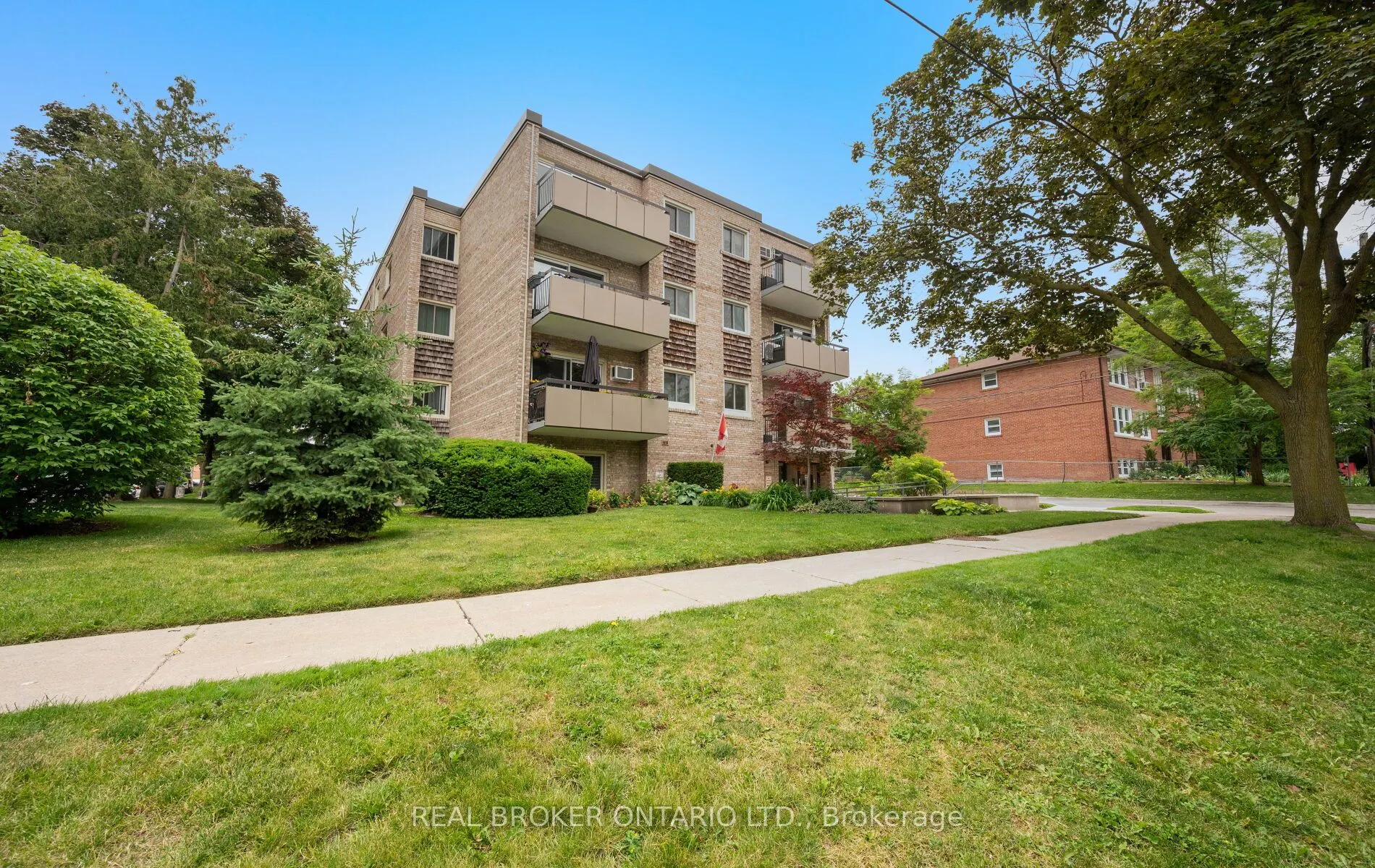 21 Elizabeth Street S #202