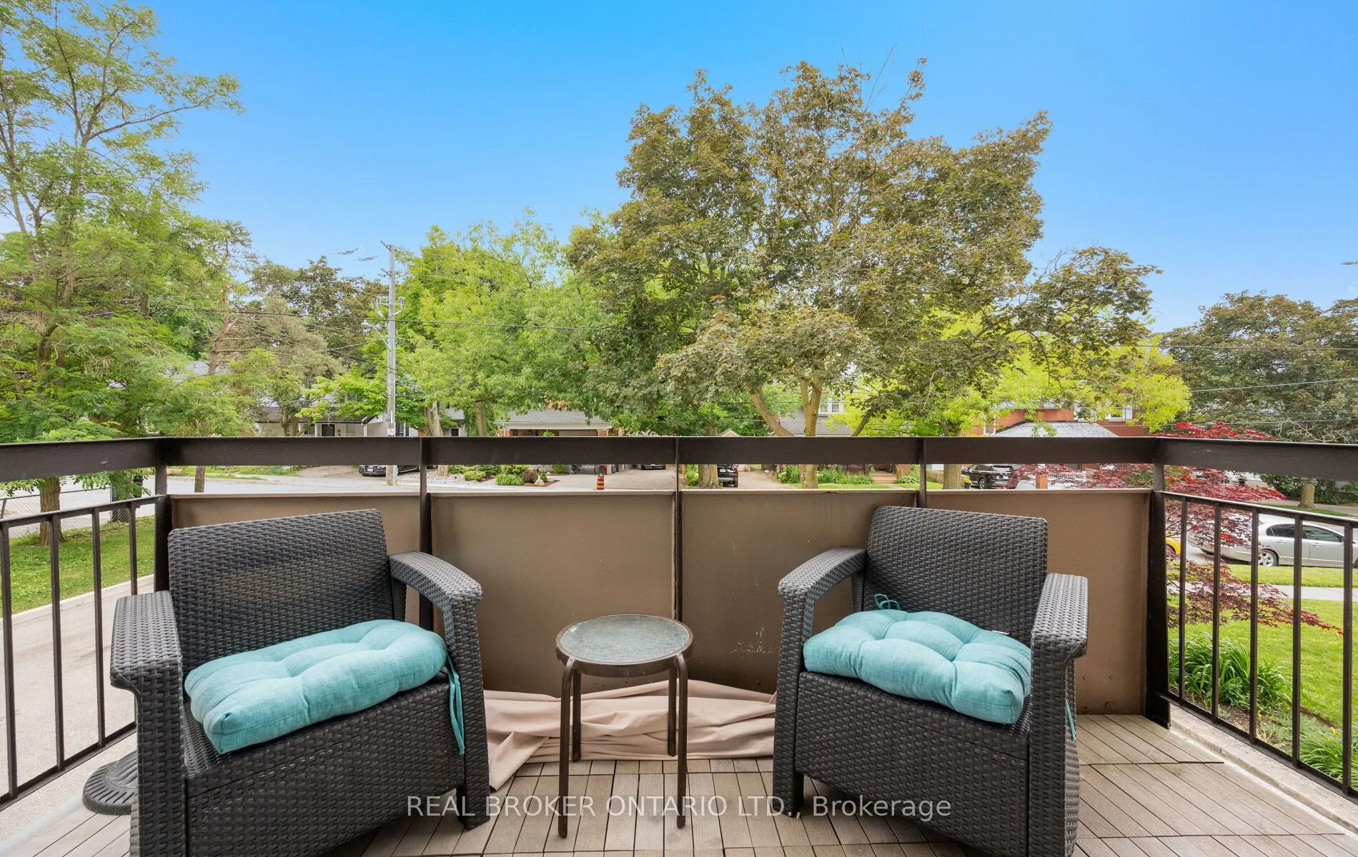21 Elizabeth Street S #202
