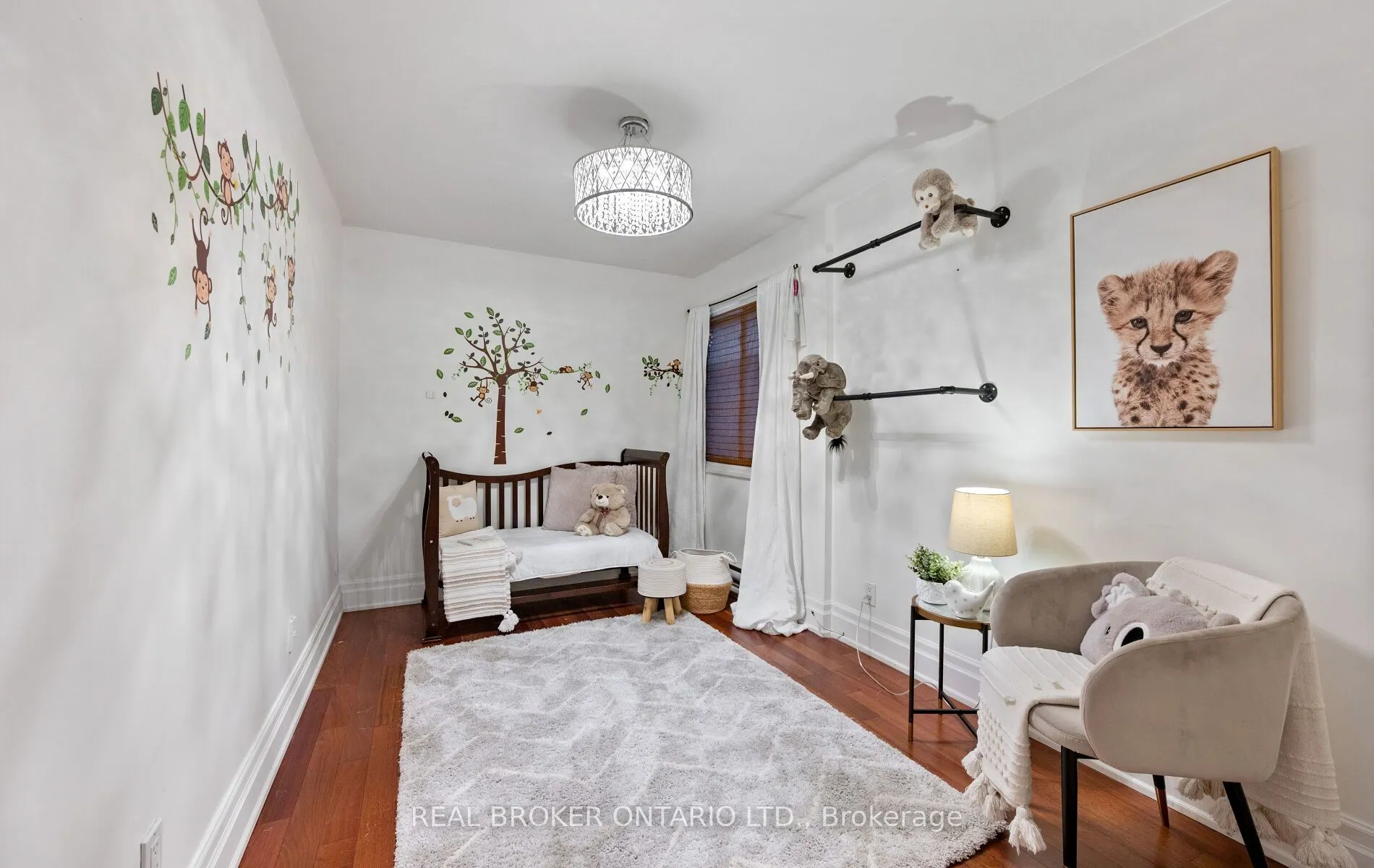 21 Elizabeth Street S #202
