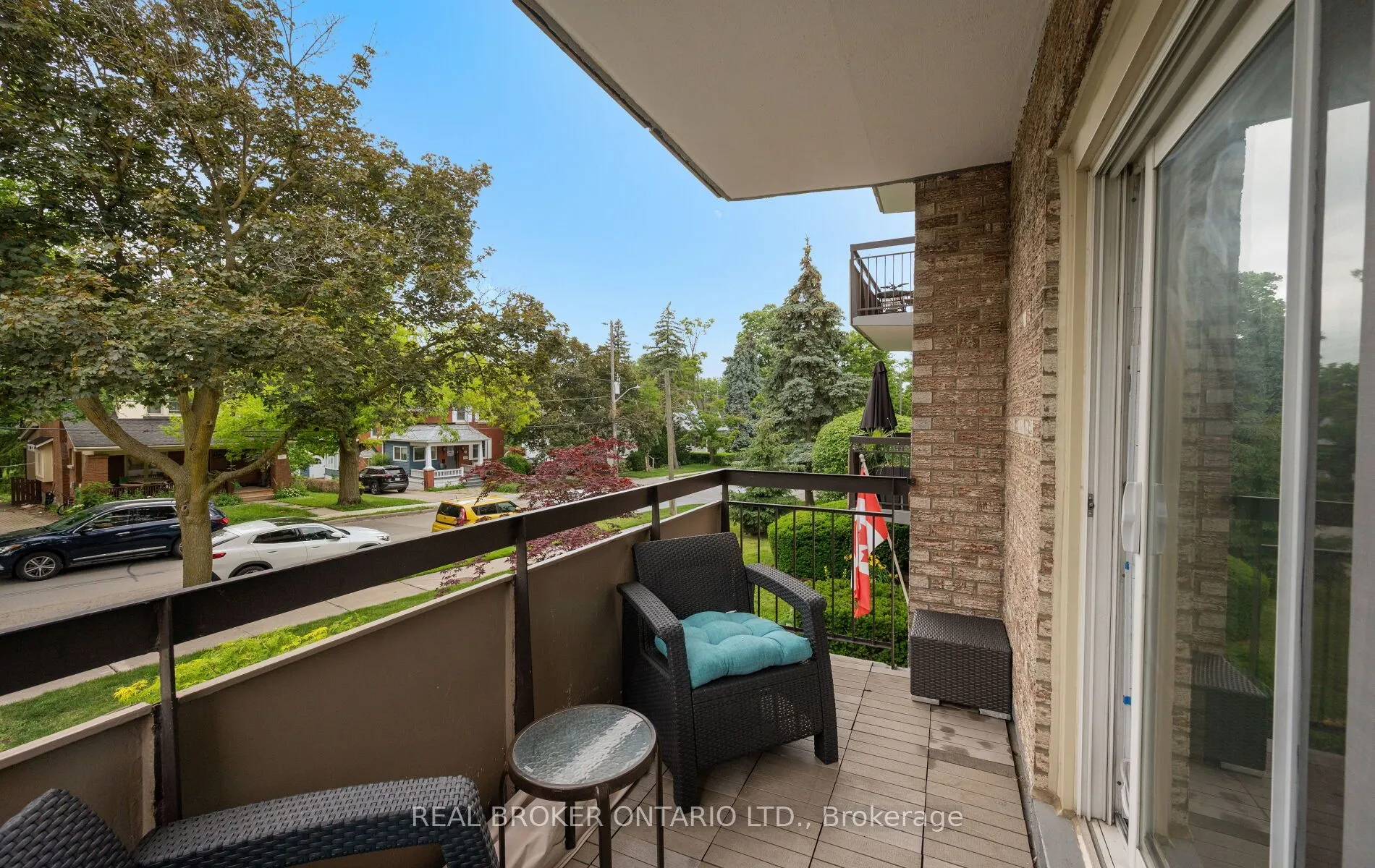21 Elizabeth Street S #202