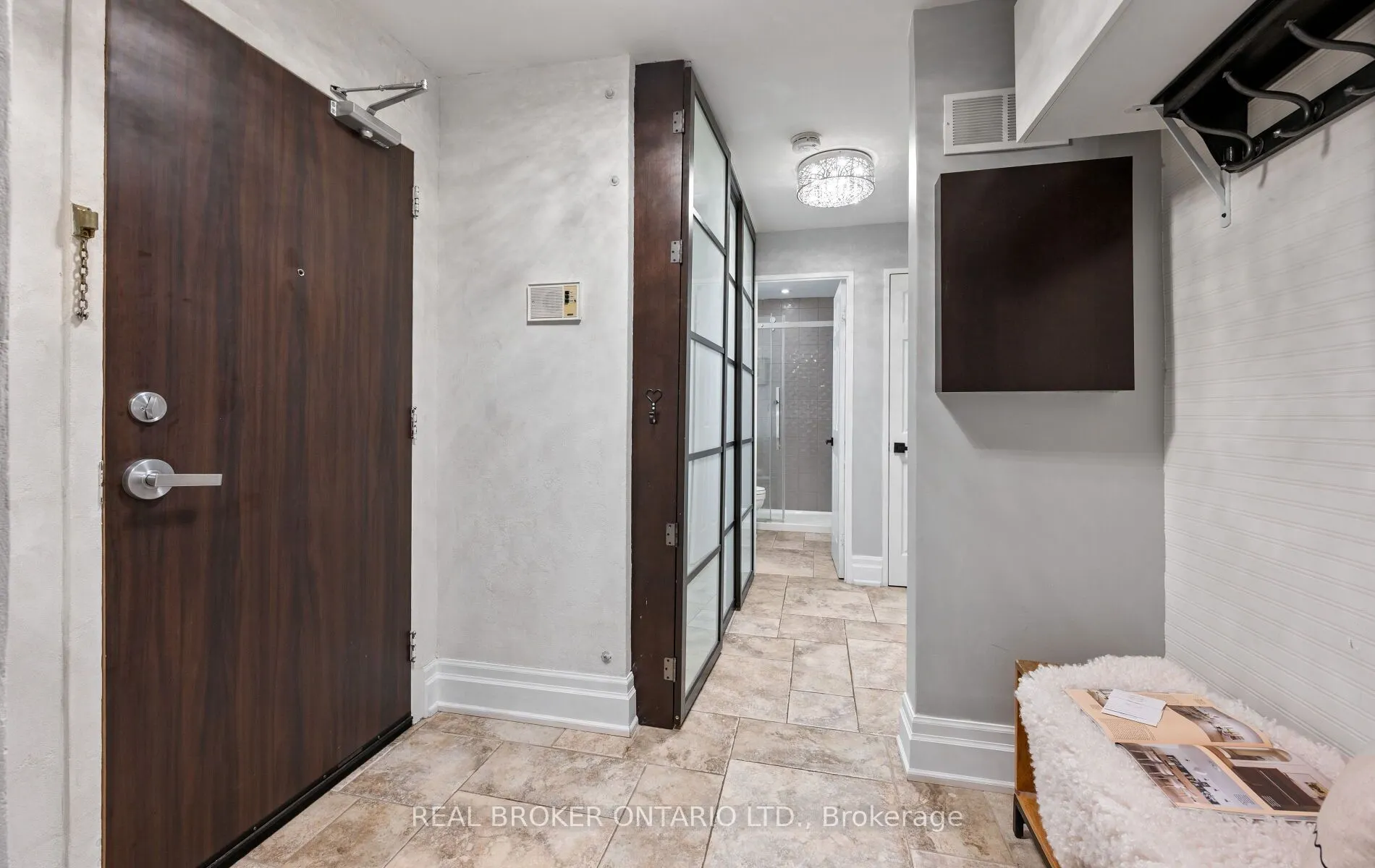 21 Elizabeth Street S #202