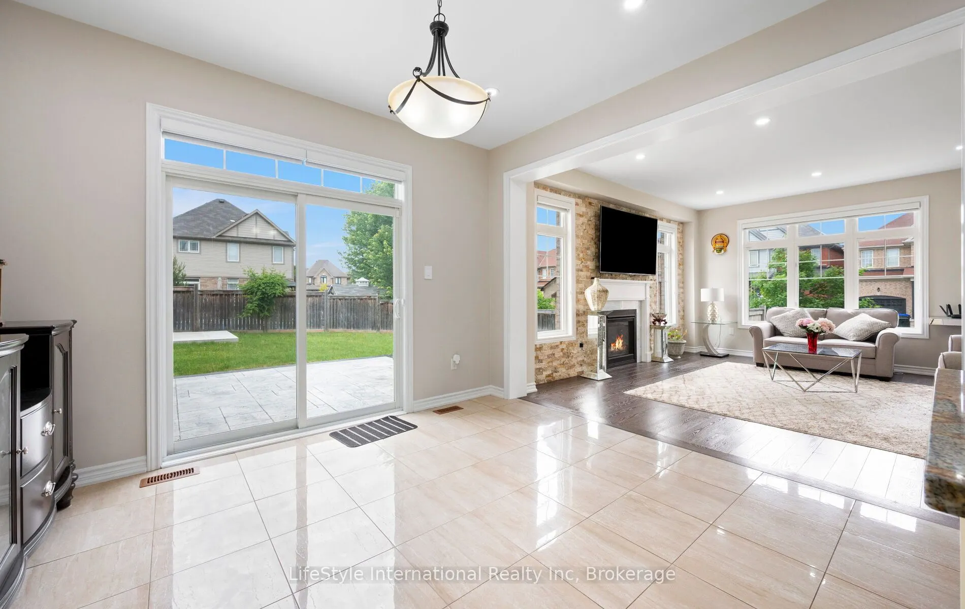 48 Hawke Crescent