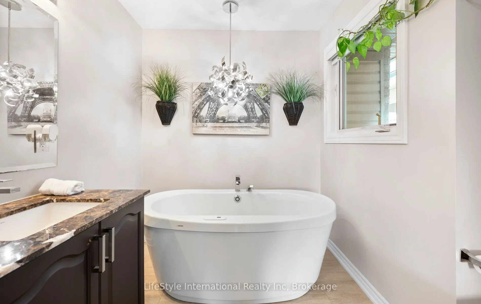 48 Hawke Crescent