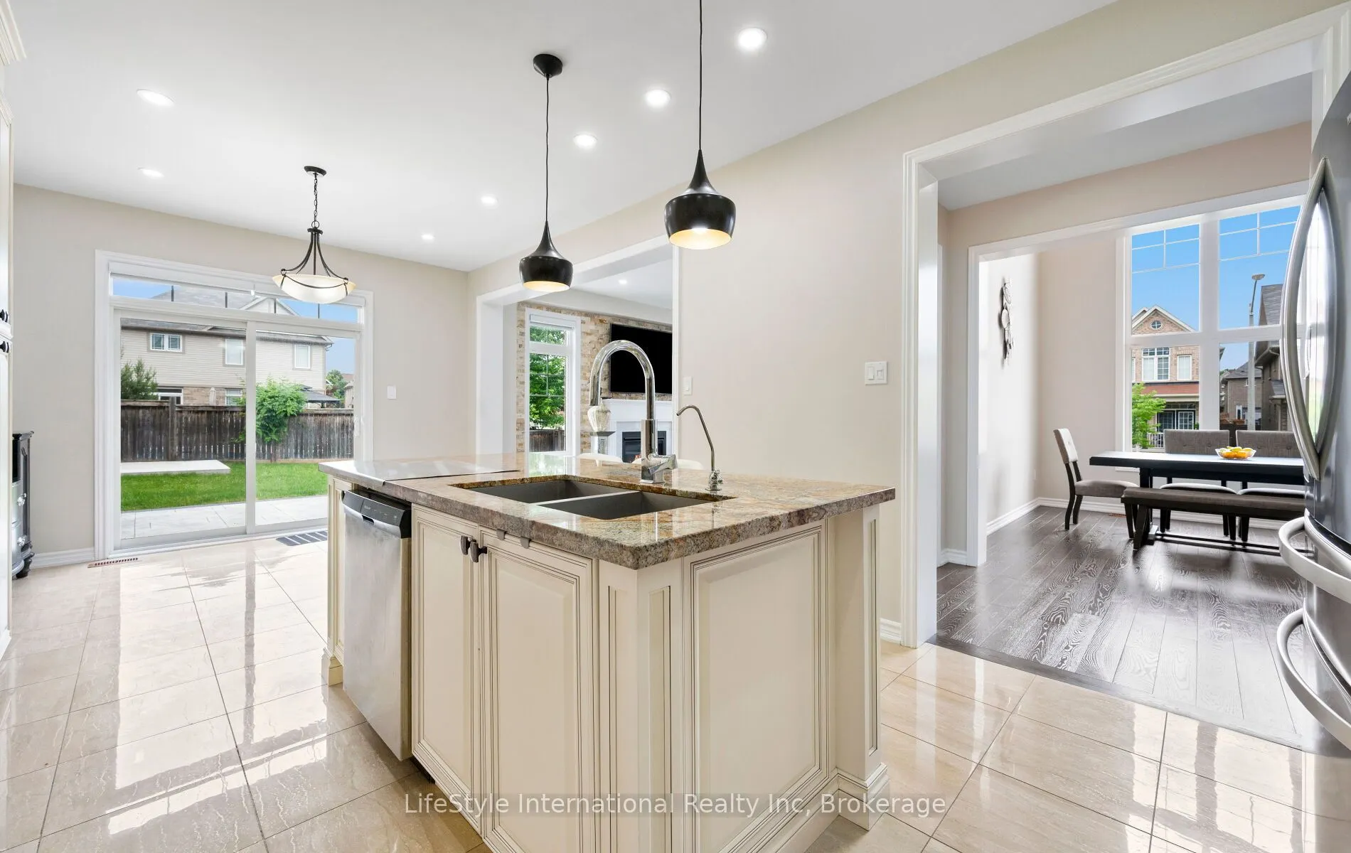 48 Hawke Crescent
