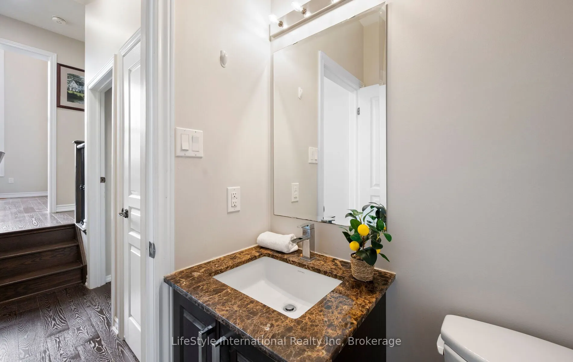 48 Hawke Crescent