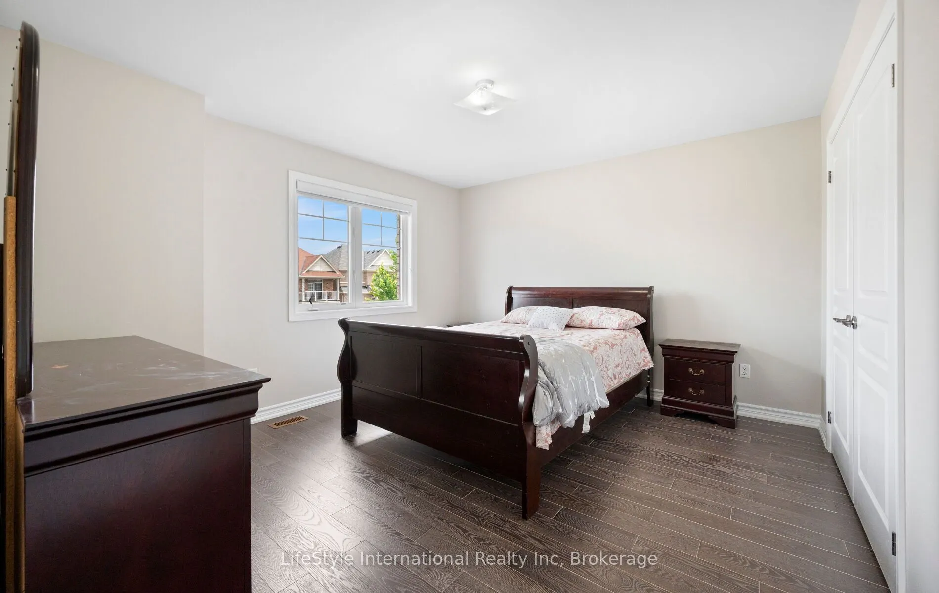 48 Hawke Crescent