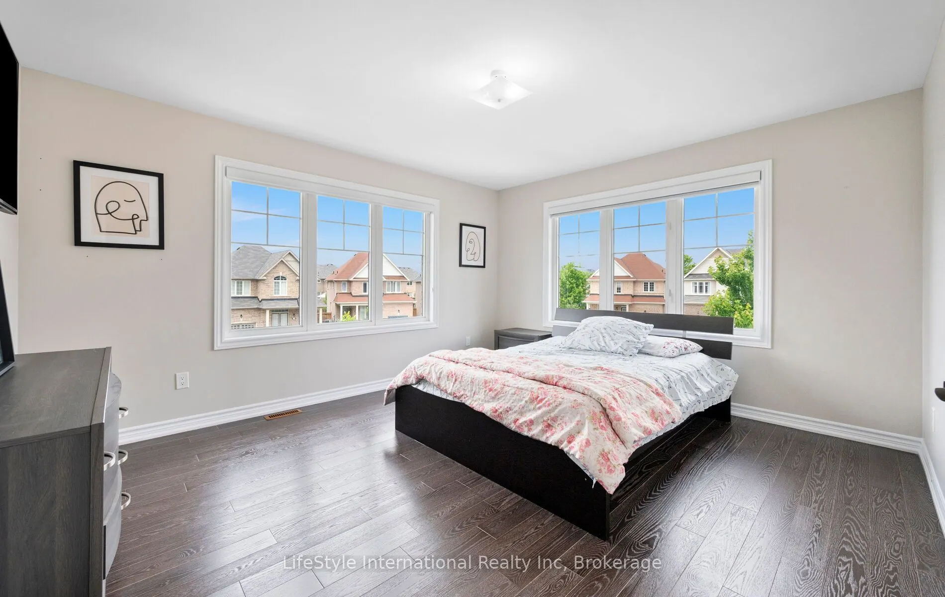 48 Hawke Crescent