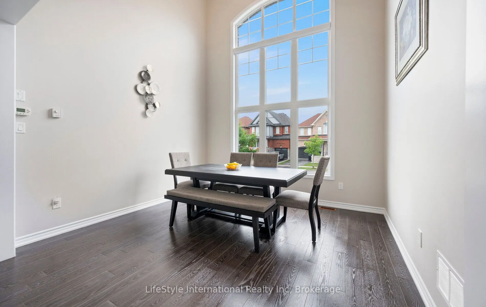 48 Hawke Crescent