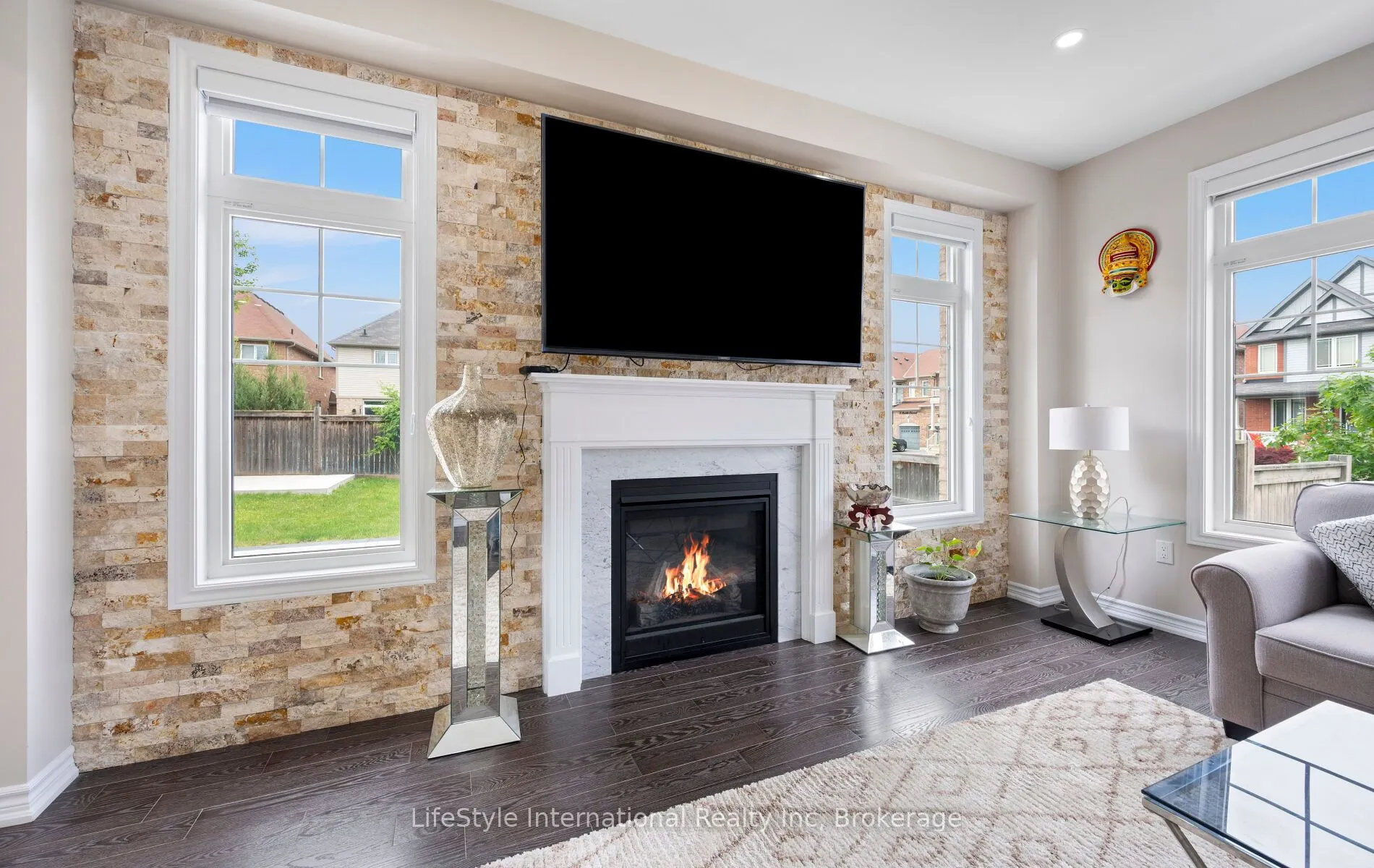 48 Hawke Crescent