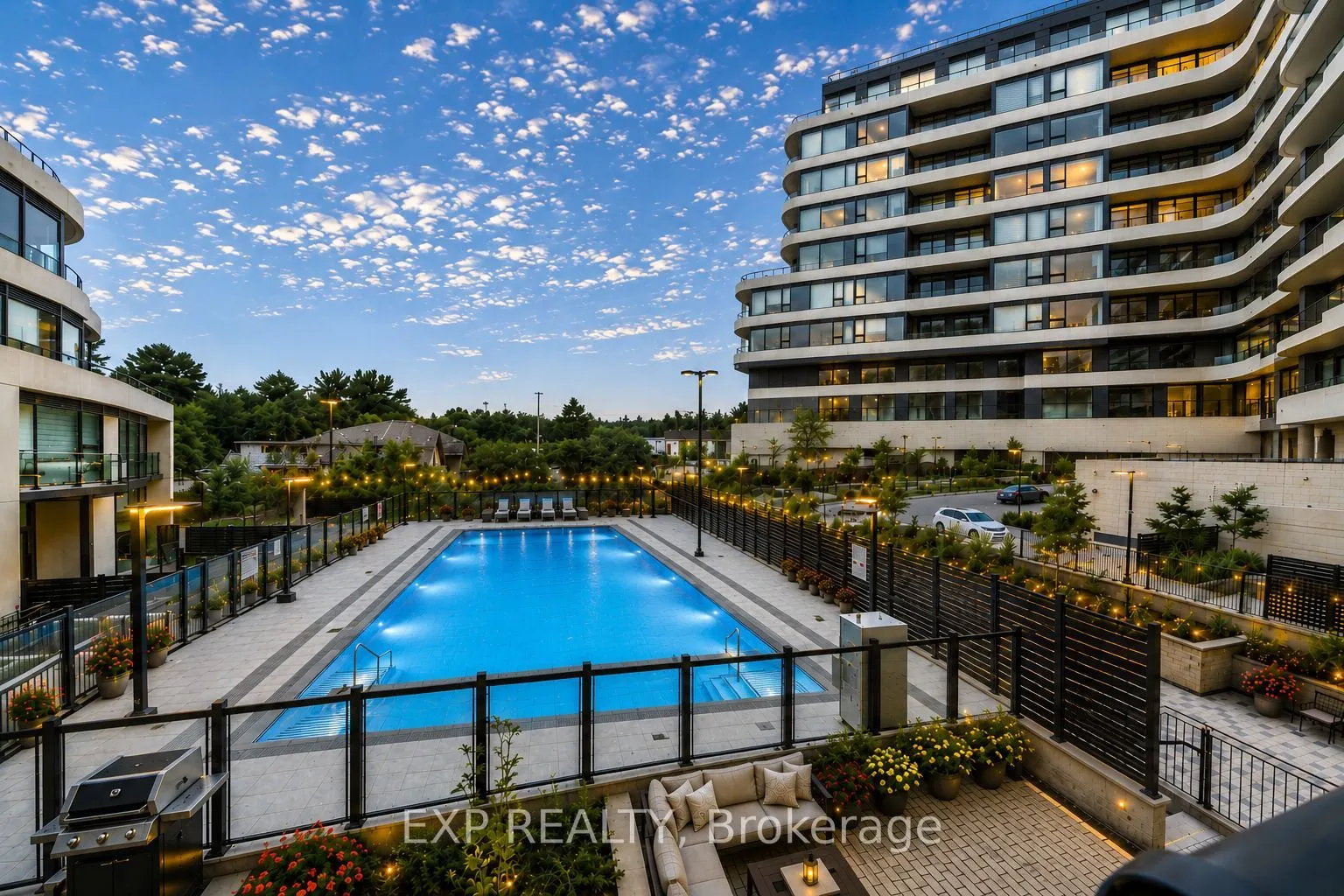 8188 Yonge Street #235
