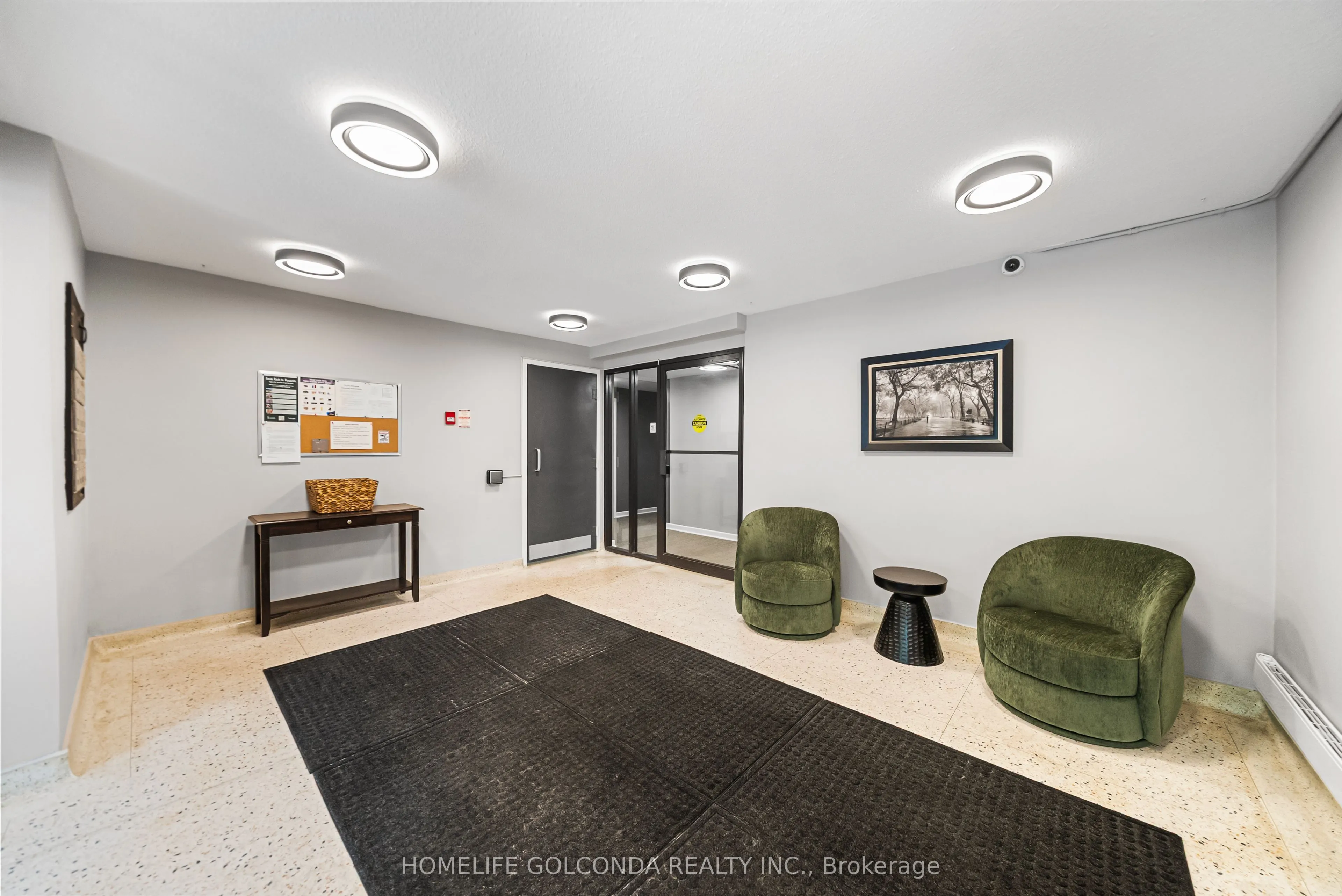 21 Elizabeth Street #205