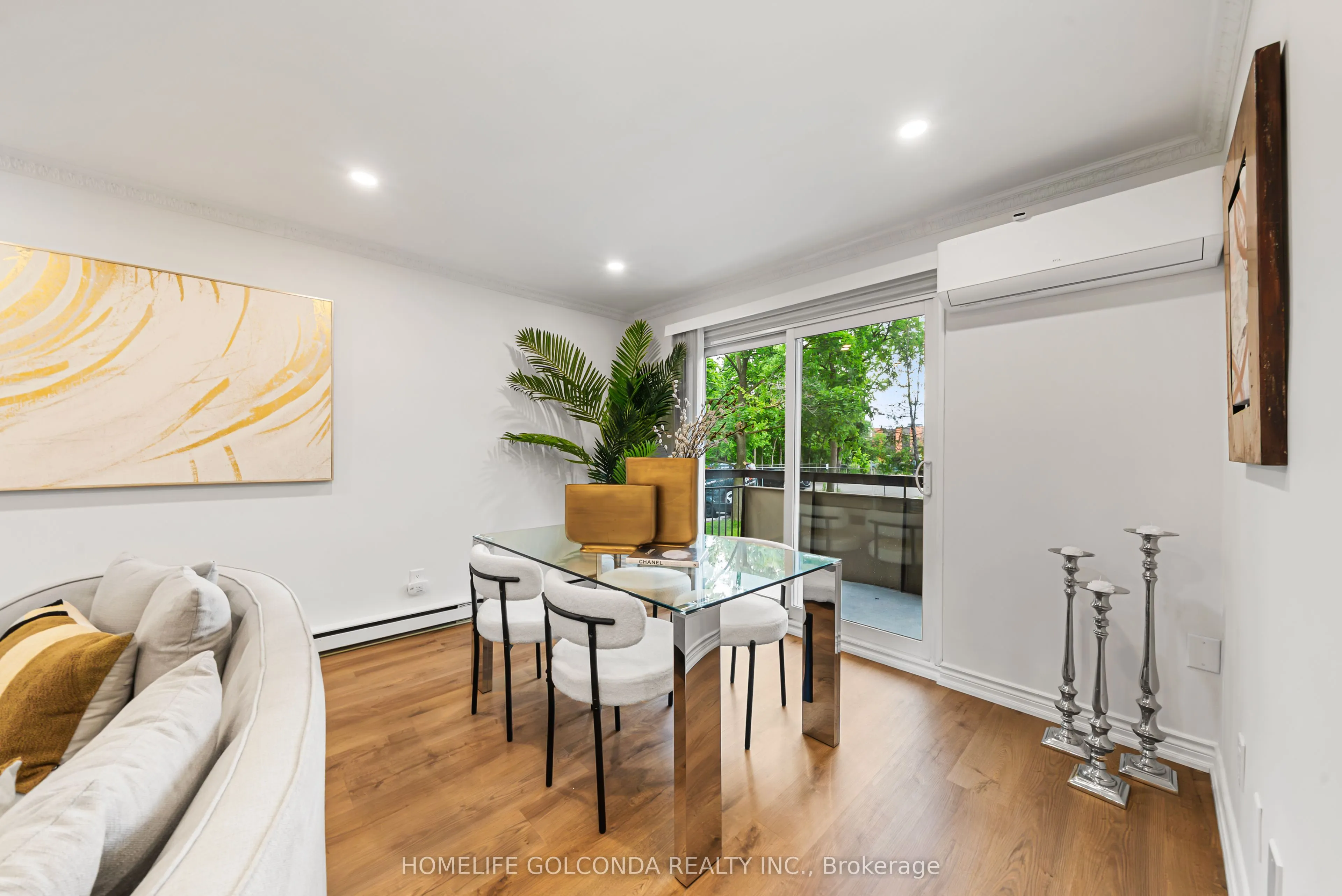 21 Elizabeth Street #205