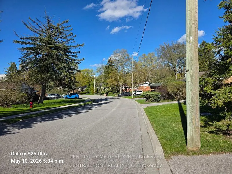 206 Parkview Crescent