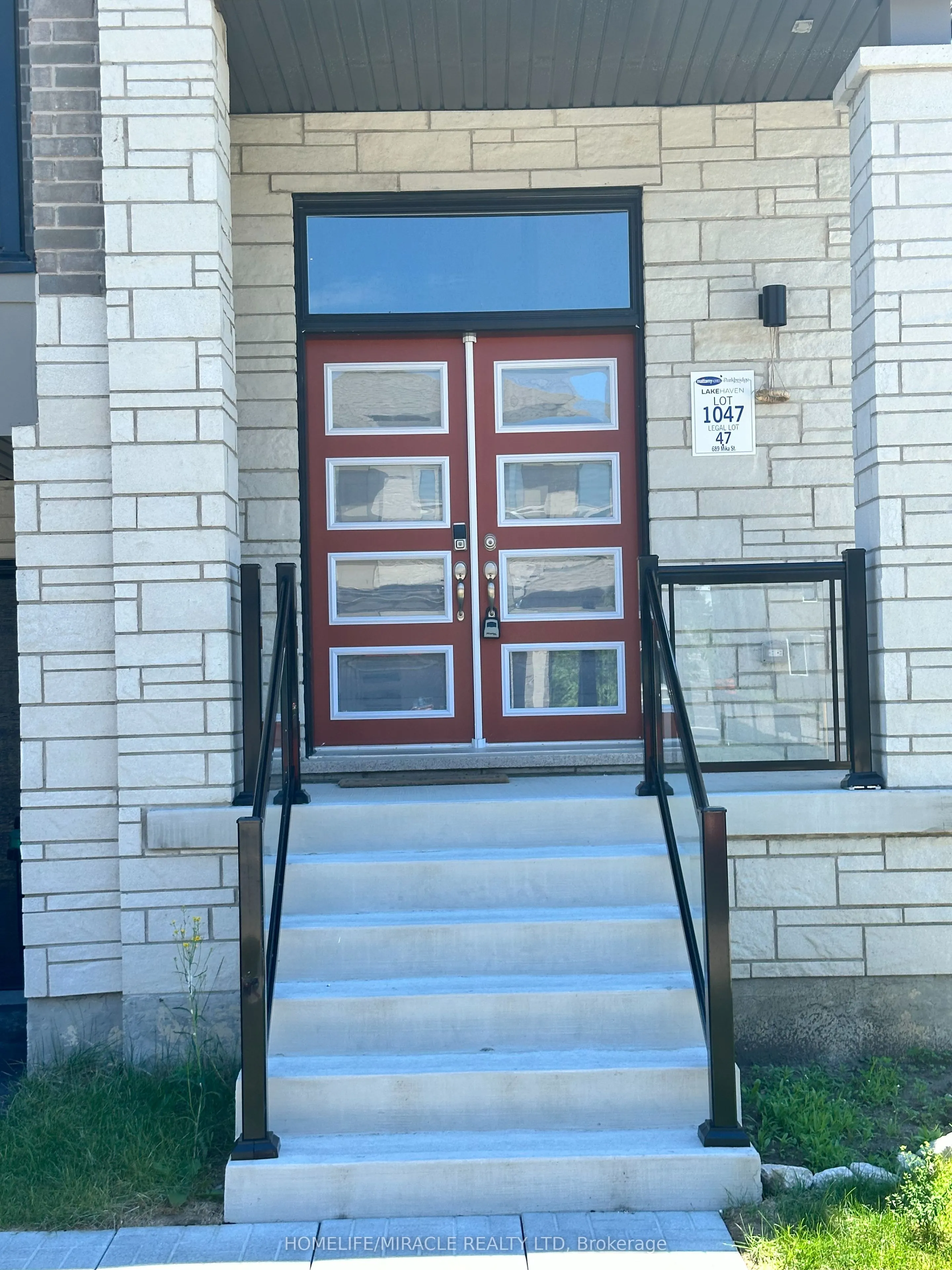 689 Mika Street