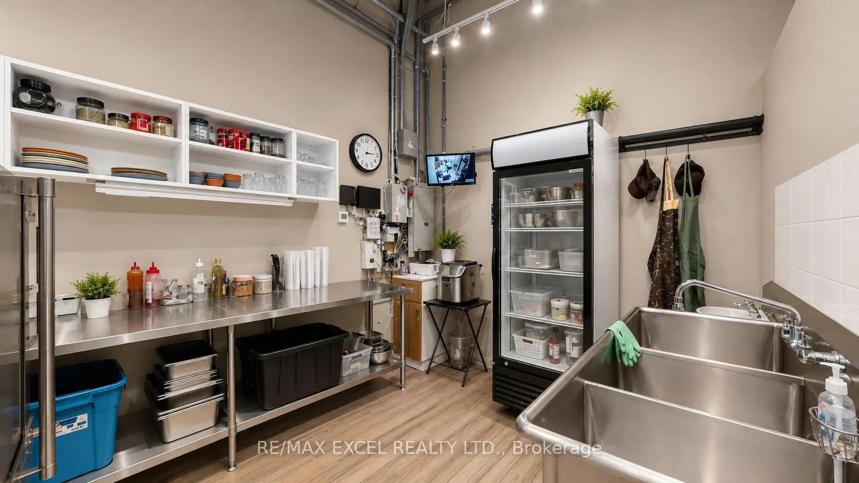 7181 YONGE Street #16
